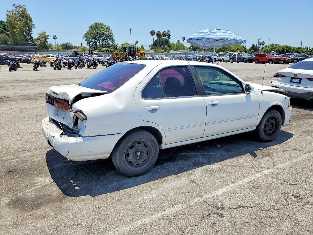 1998 Nissan Sentra Base White vin: 3N1AB41D8WL041479