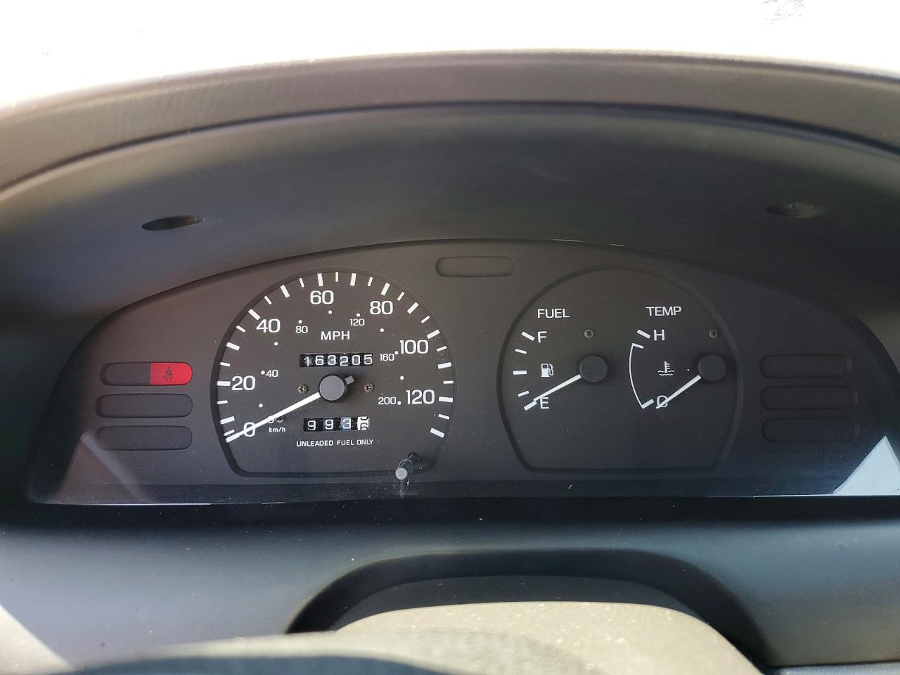 1998 Nissan Sentra Base White vin: 3N1AB41D8WL041479