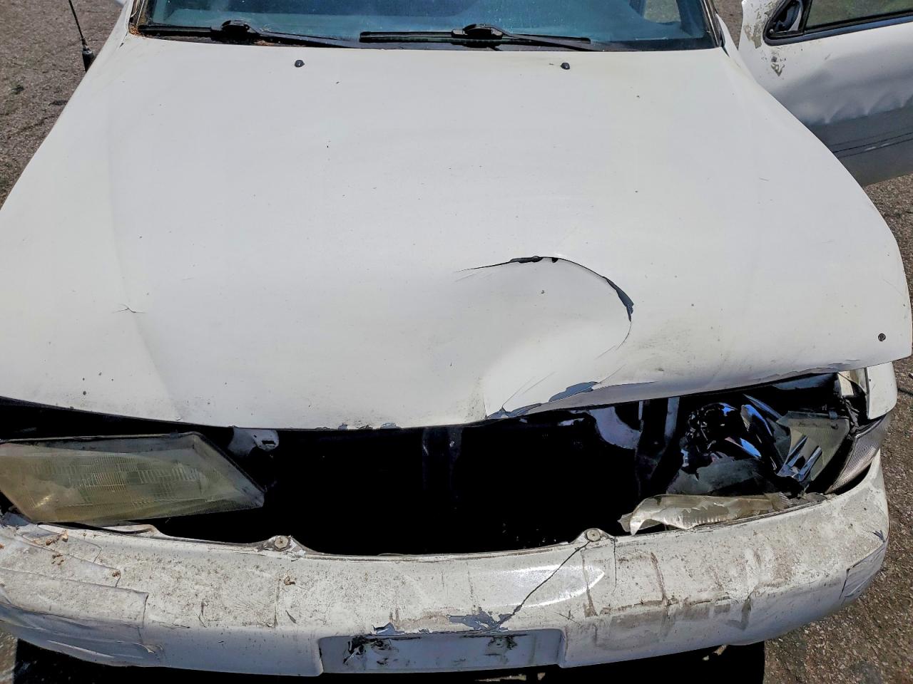 1998 Nissan Sentra Base White vin: 3N1AB41D8WL041479
