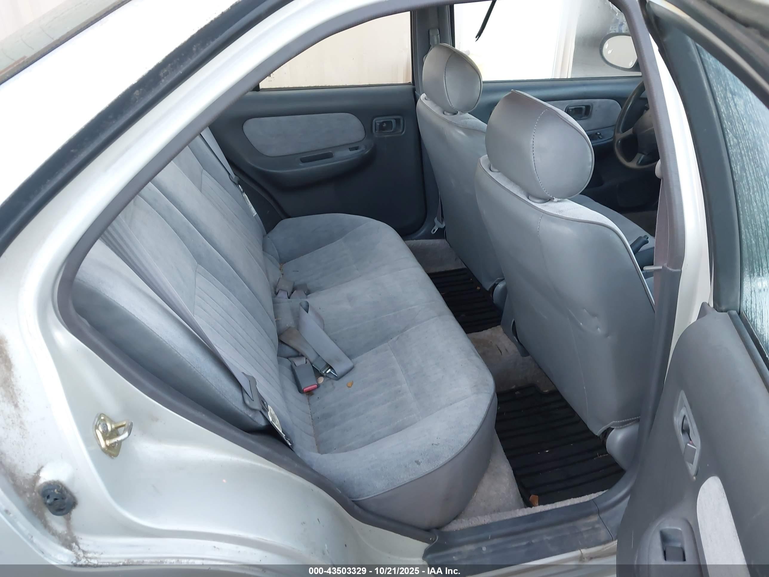 1996 Nissan Sentra Xe/gxe Silver vin: 3N1AB41D9TL012343