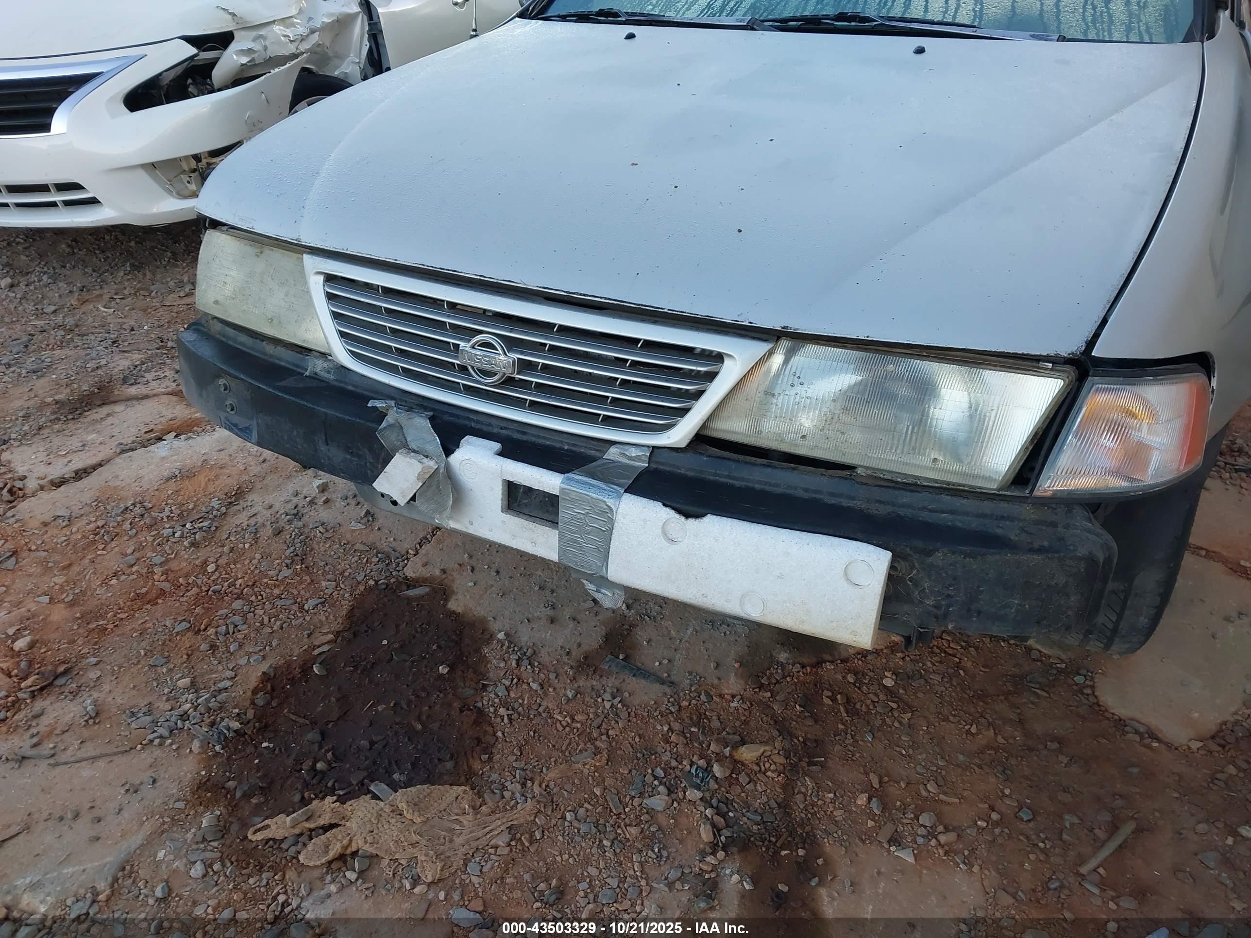 1996 Nissan Sentra Xe/gxe Silver vin: 3N1AB41D9TL012343