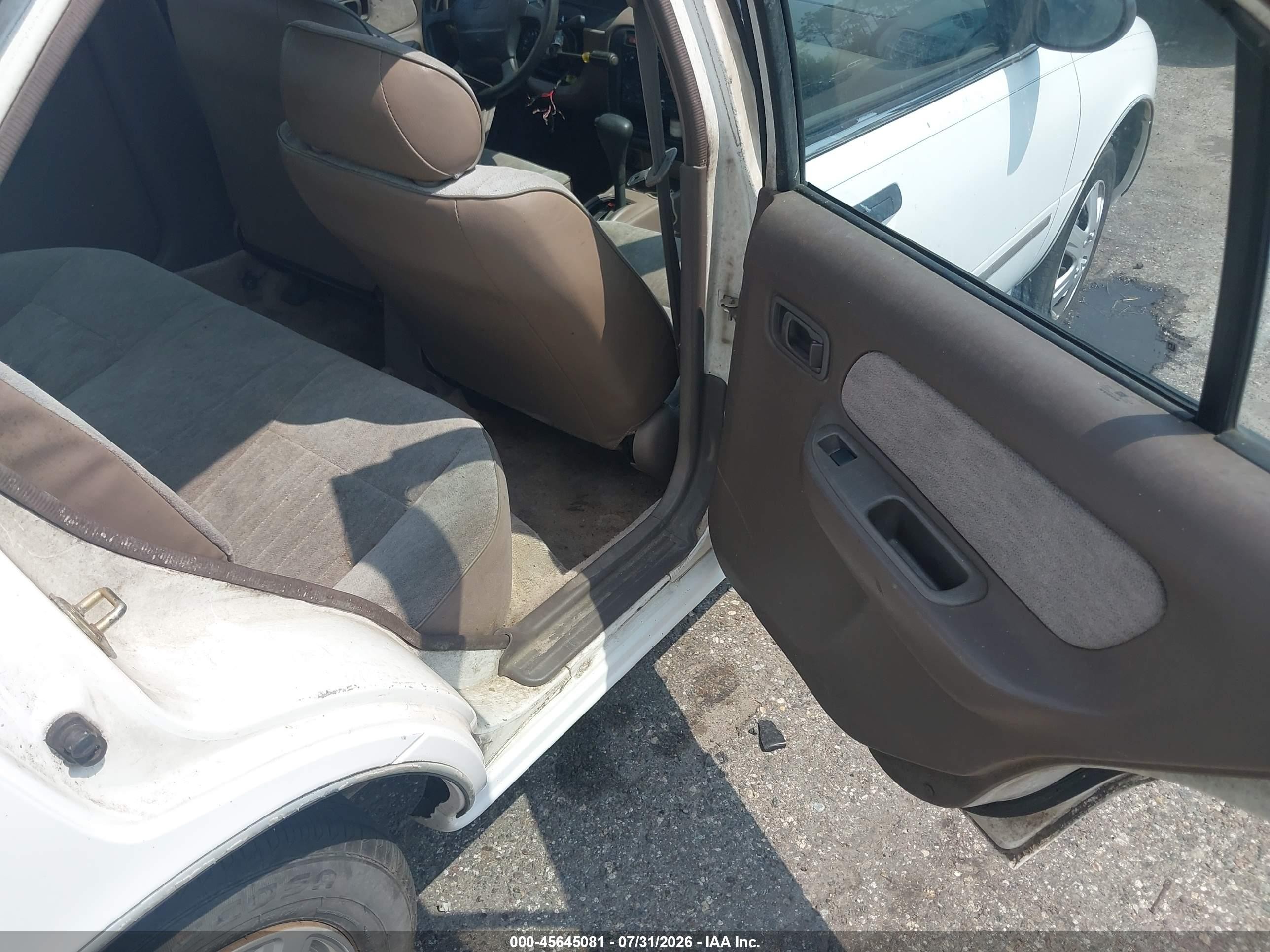 1997 Nissan Sentra Gle/gxe/xe Белый vin: 3N1AB41D9VL025046