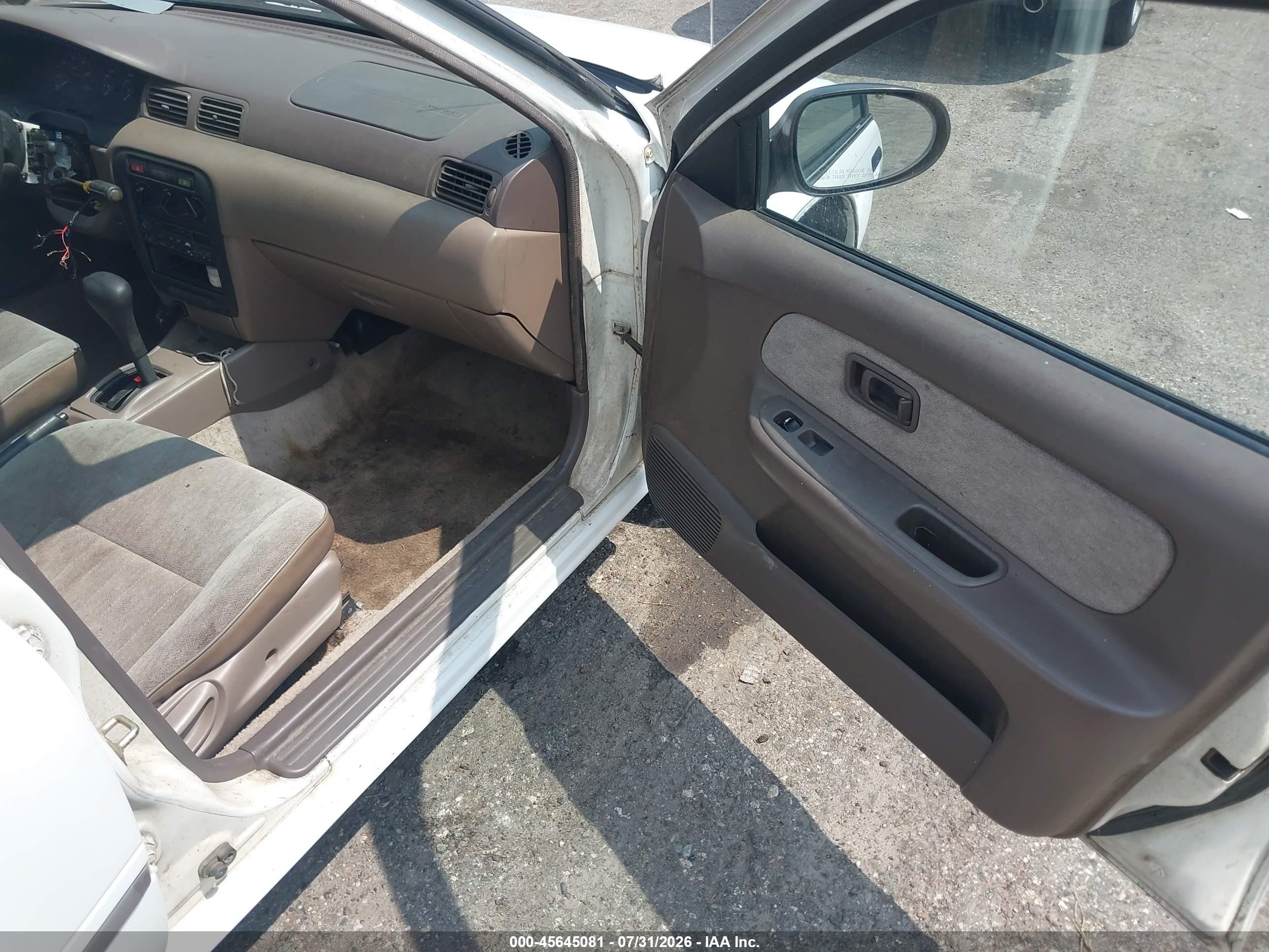 1997 Nissan Sentra Gle/gxe/xe Белый vin: 3N1AB41D9VL025046