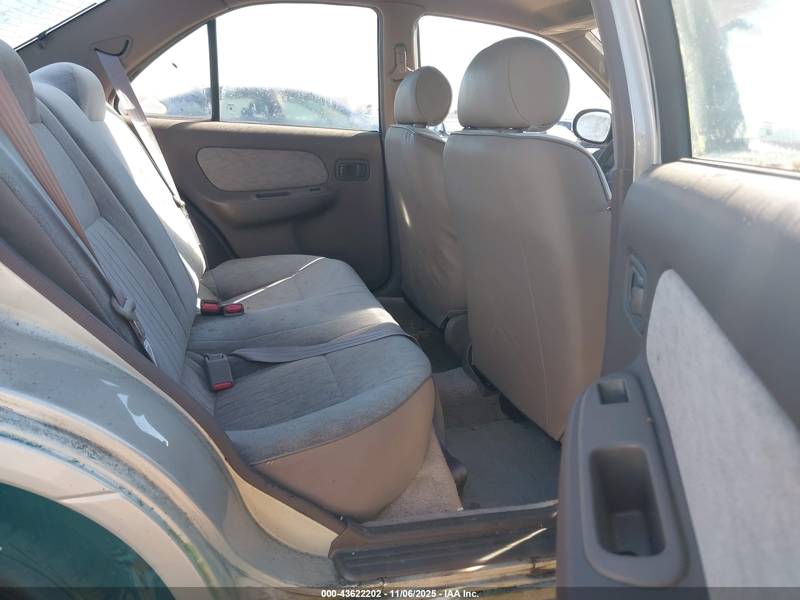 1996 Nissan Sentra Xe/gxe Серебряный vin: 3N1AB41DXTL026820