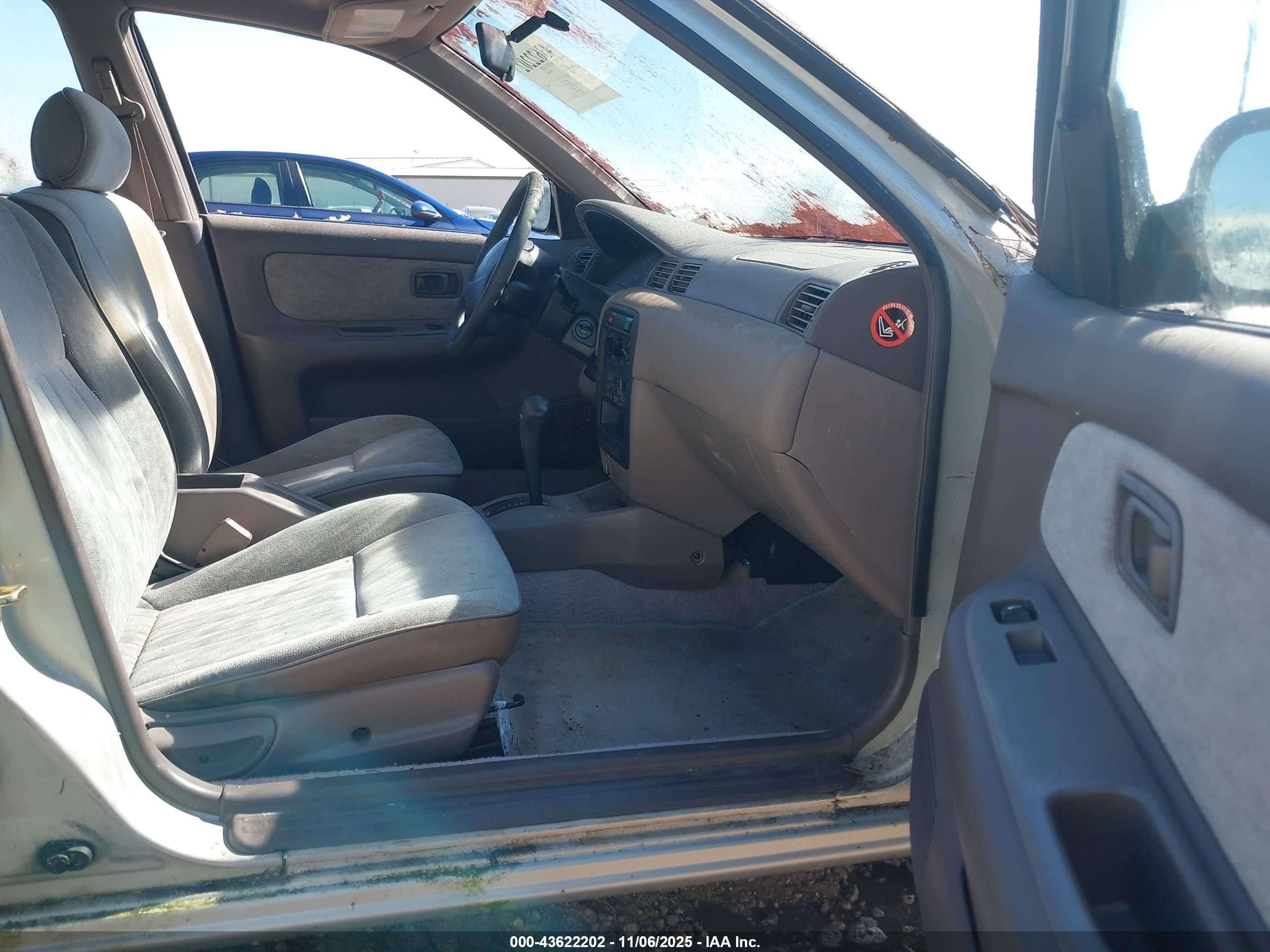 1996 Nissan Sentra Xe/gxe Серебряный vin: 3N1AB41DXTL026820