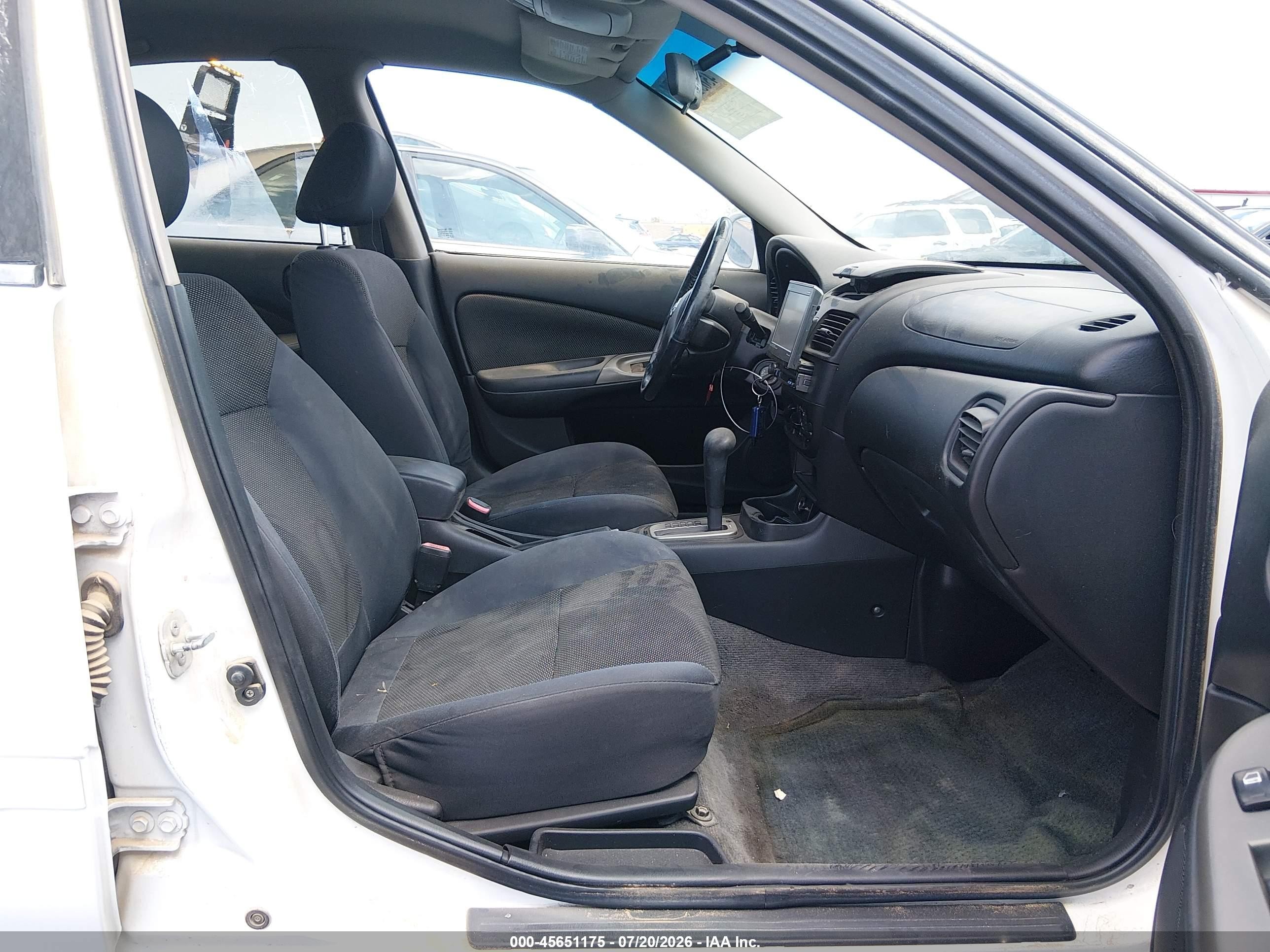 2004 Nissan Sentra Se-r Белый vin: 3N1AB51D24L732977