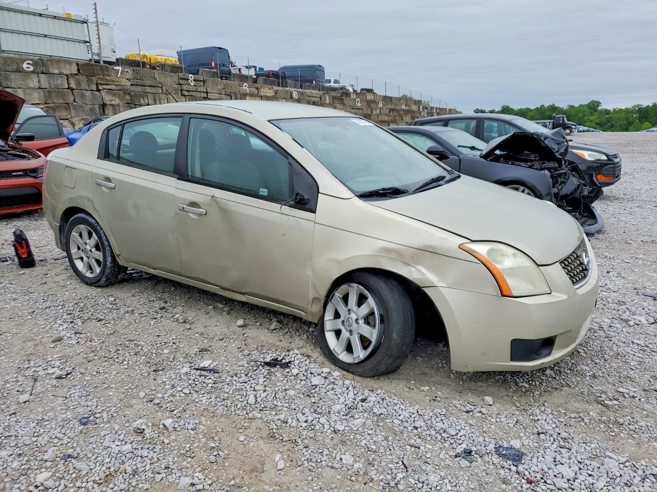 2007 Nissan Sentra 2.0 Beige vin: 3N1AB61E07L610671