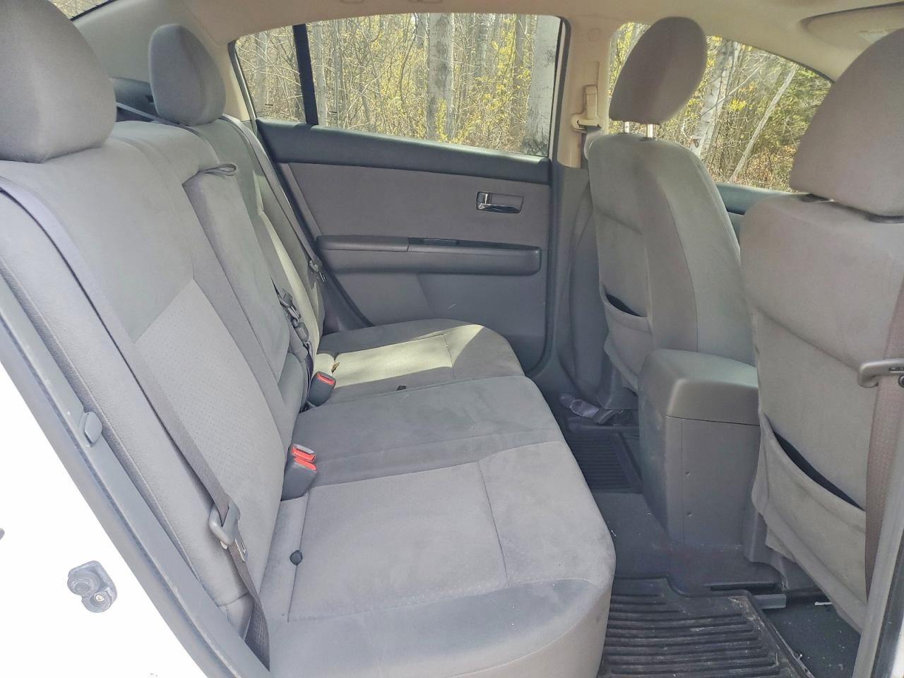 2009 Nissan Sentra 2.0 Белый vin: 3N1AB61E09L622502