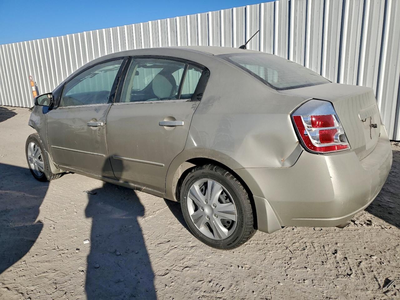 2008 Nissan Sentra 2.0 Silver vin: 3N1AB61E18L659377