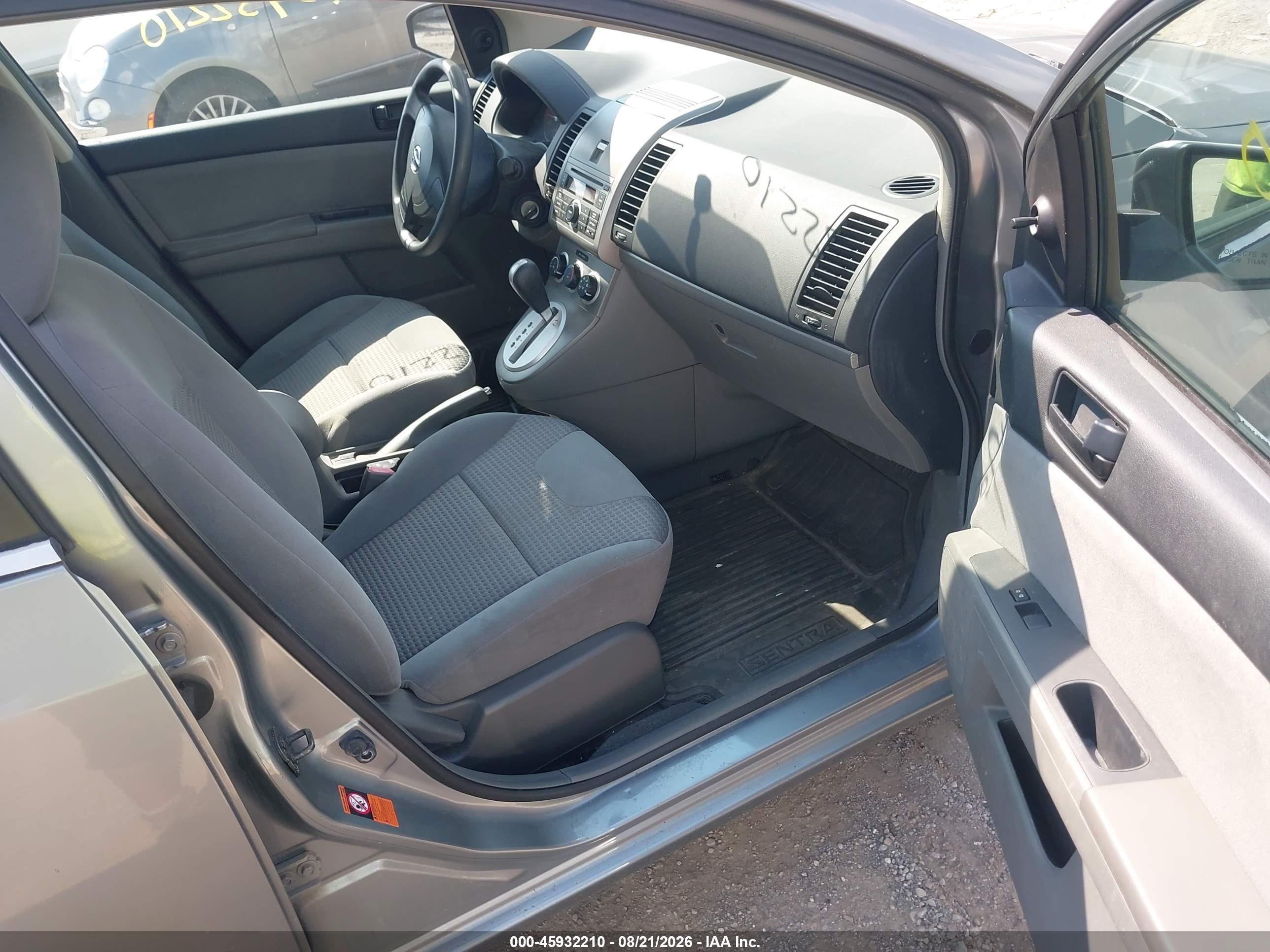 2008 Nissan Sentra 2.0 Silver vin: 3N1AB61E18L660058