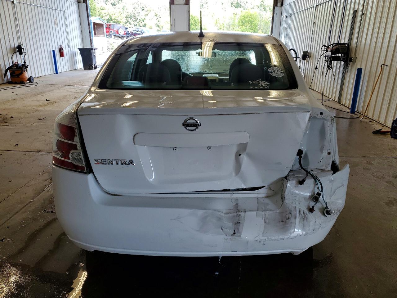 2008 Nissan Sentra 2.0 Белый vin: 3N1AB61E18L666328