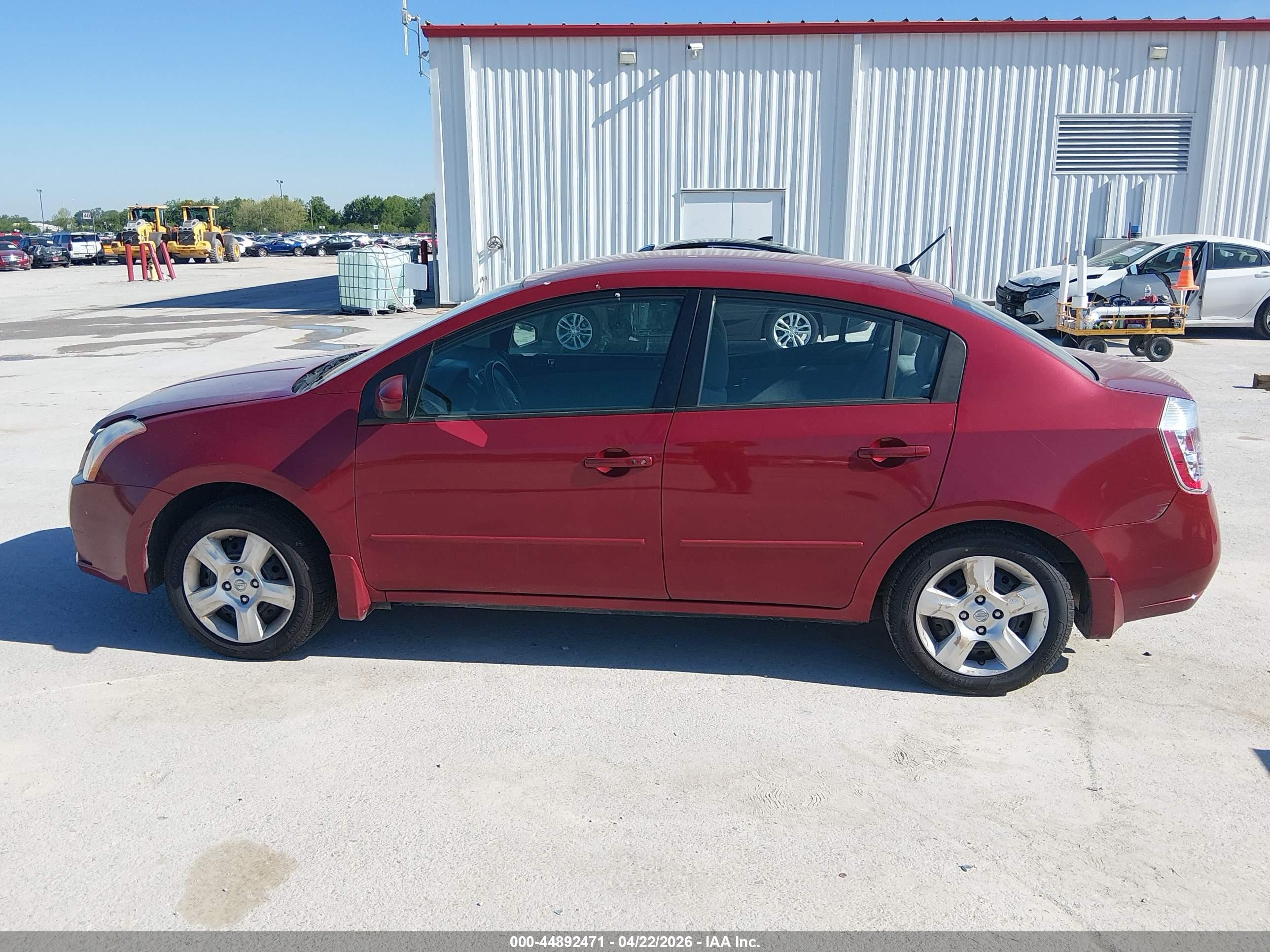 2008 Nissan Sentra 2.0s Red vin: 3N1AB61E18L765019