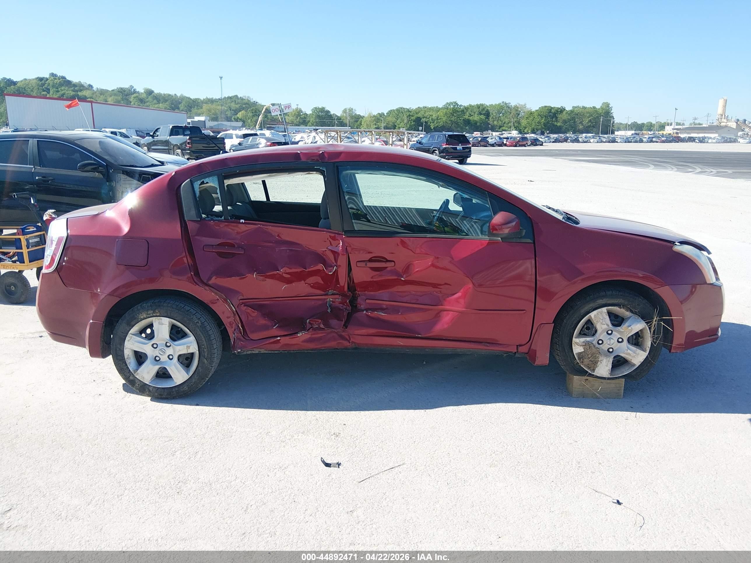 2008 Nissan Sentra 2.0s Red vin: 3N1AB61E18L765019