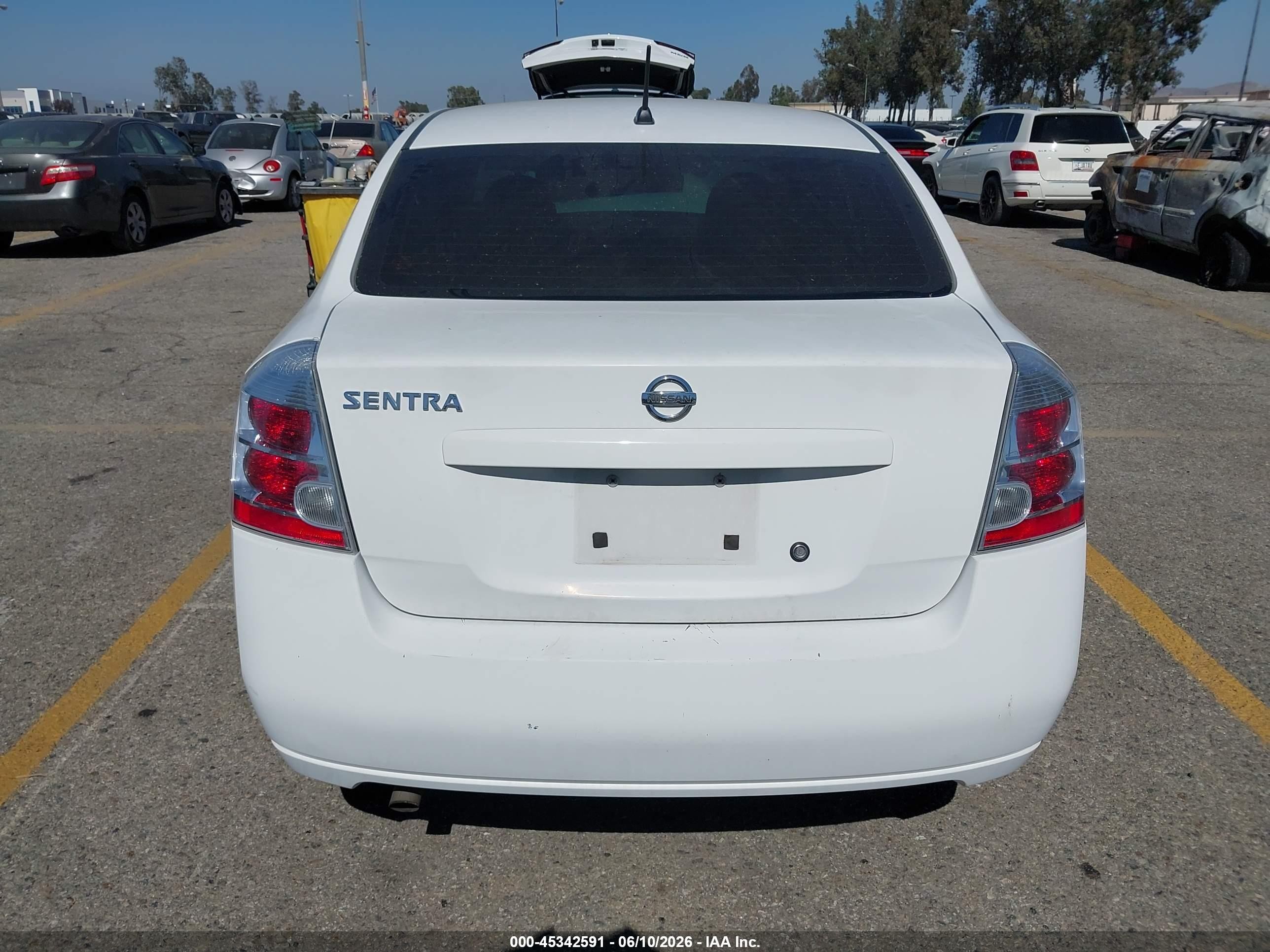 2009 Nissan Sentra 2.0 White vin: 3N1AB61E19L610925