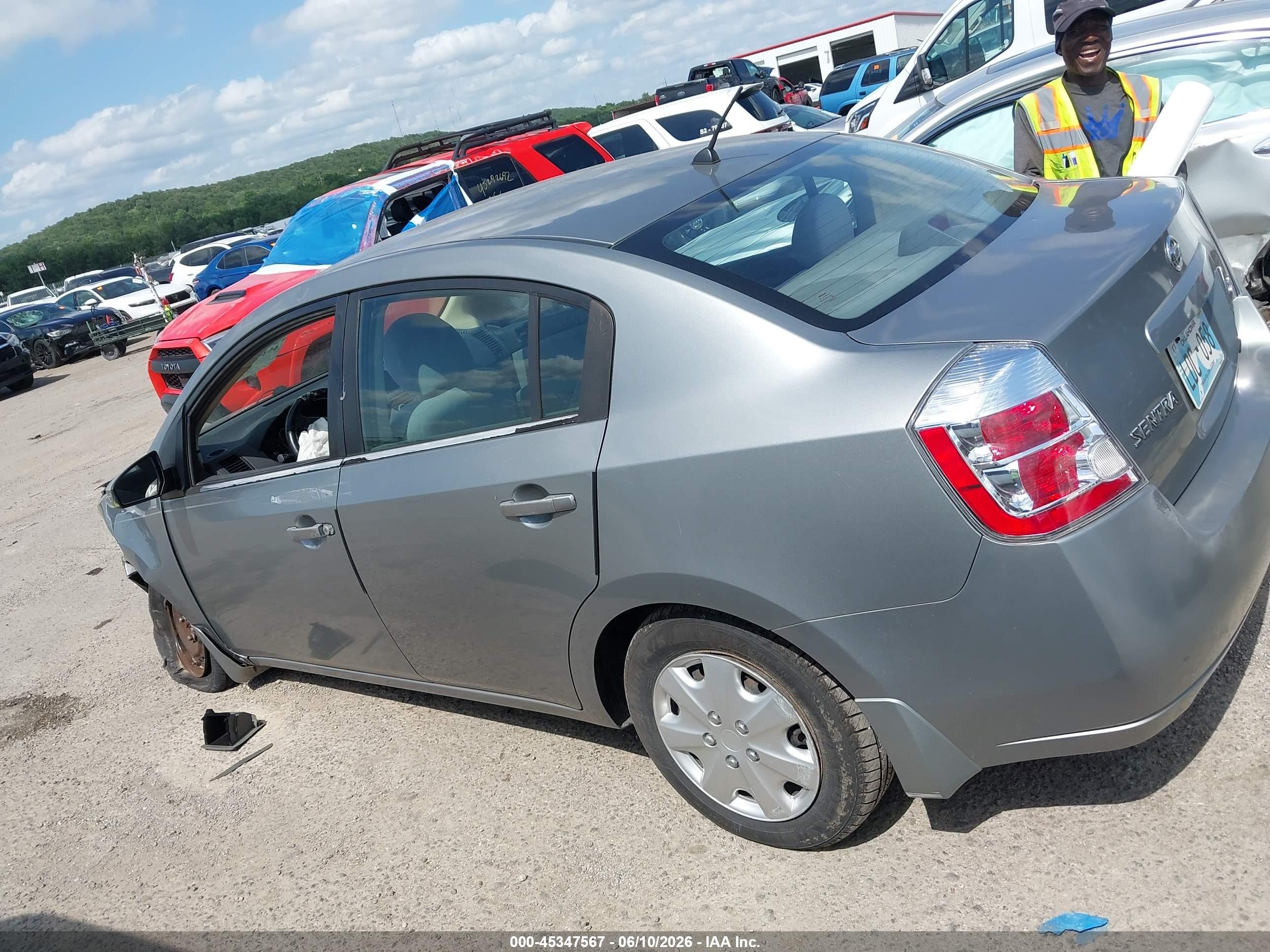 2007 Nissan Sentra 2.0 Silver vin: 3N1AB61E27L676414