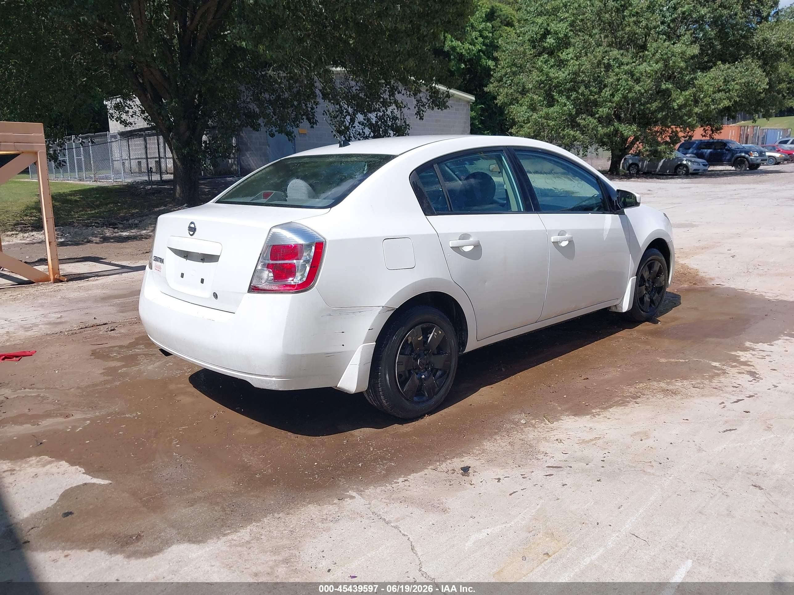2008 Nissan Sentra 2.0 White vin: 3N1AB61E28L641261