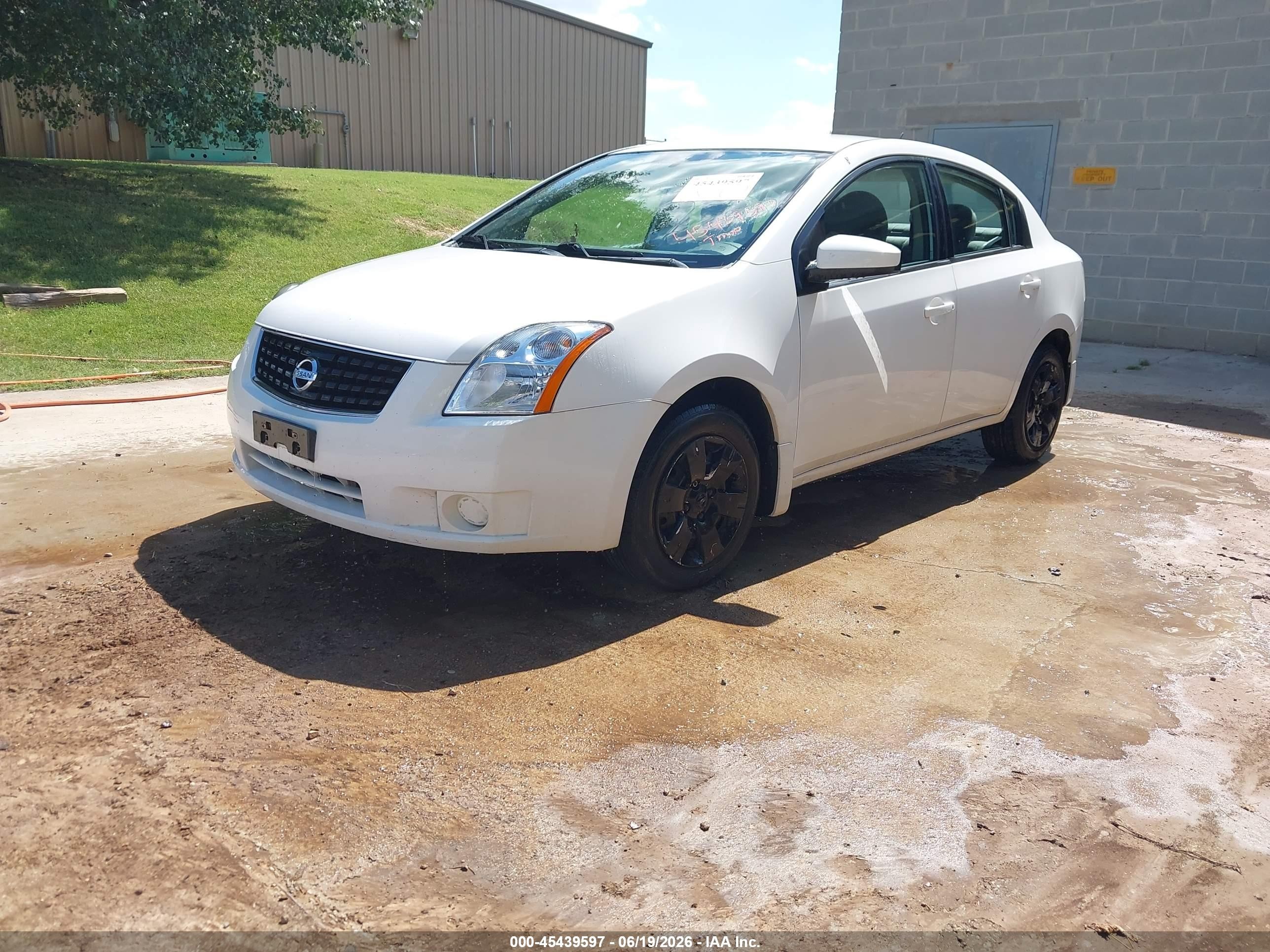 2008 Nissan Sentra 2.0 White vin: 3N1AB61E28L641261