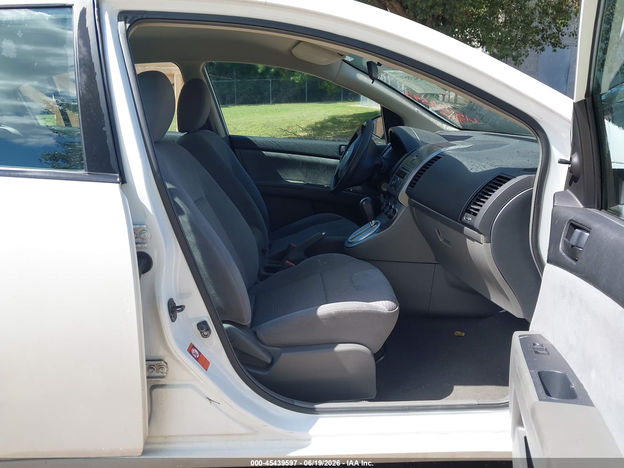 2008 Nissan Sentra 2.0 White vin: 3N1AB61E28L641261