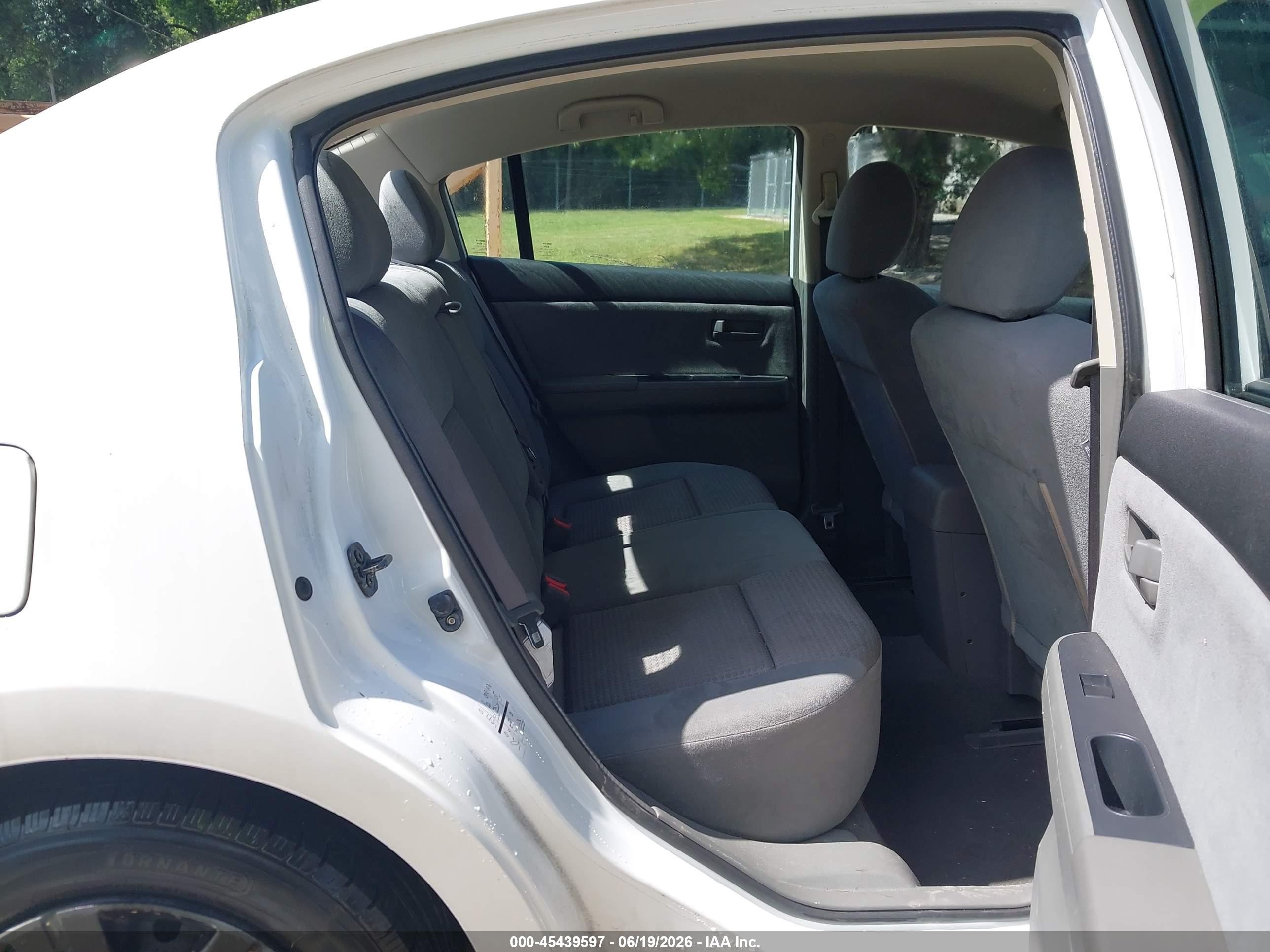2008 Nissan Sentra 2.0 White vin: 3N1AB61E28L641261