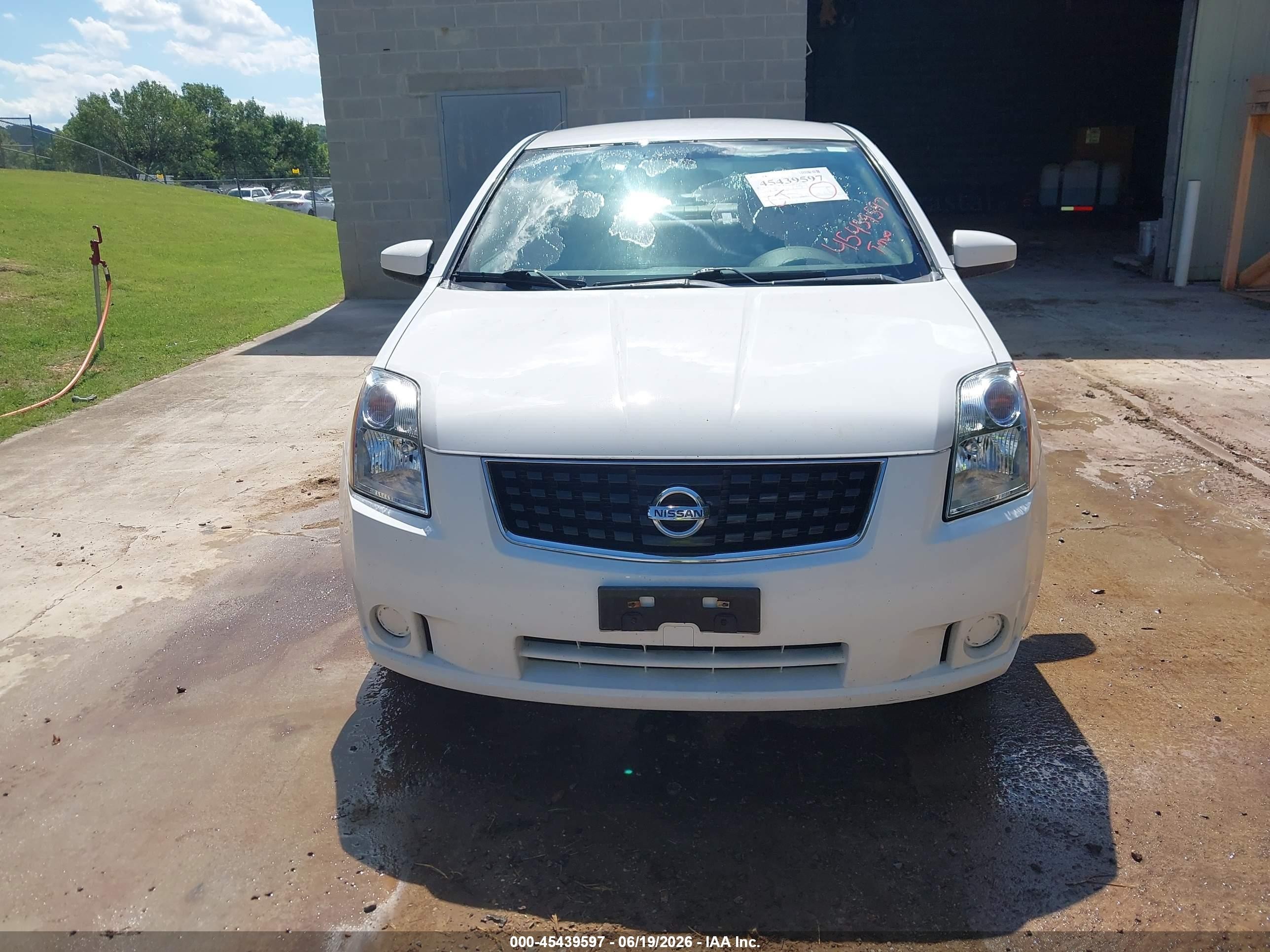 2008 Nissan Sentra 2.0 White vin: 3N1AB61E28L641261