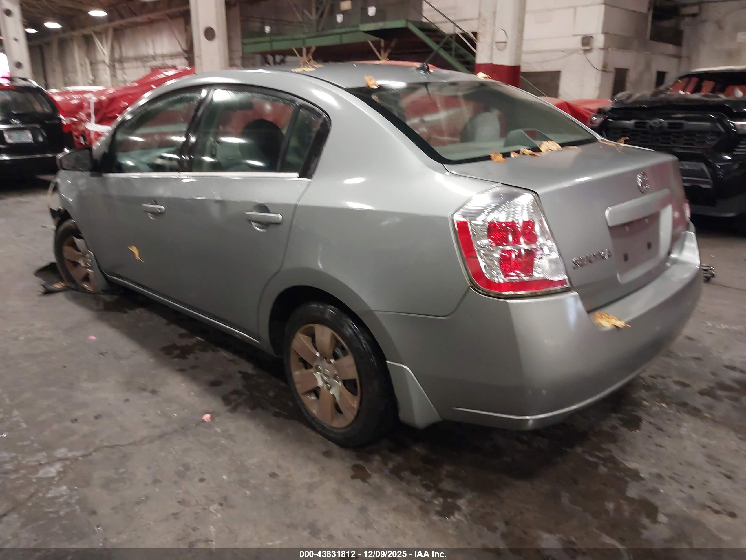 2008 Nissan Sentra 2.0 Серебряный vin: 3N1AB61E28L677161