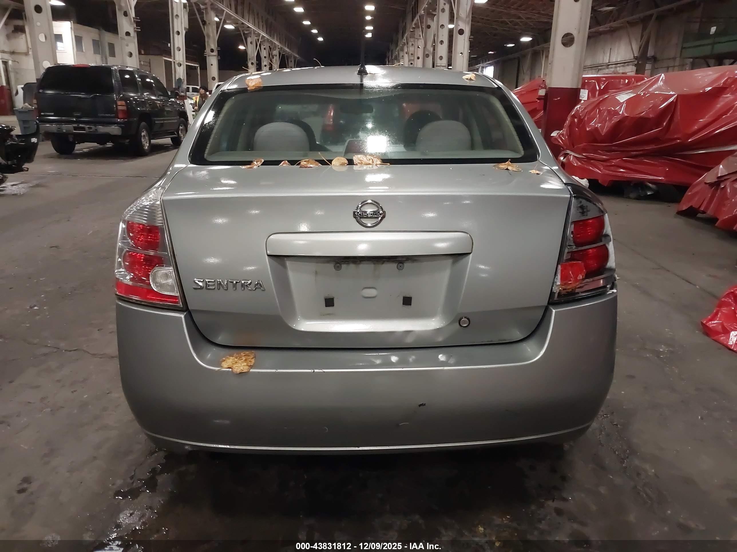 2008 Nissan Sentra 2.0 Серебряный vin: 3N1AB61E28L677161