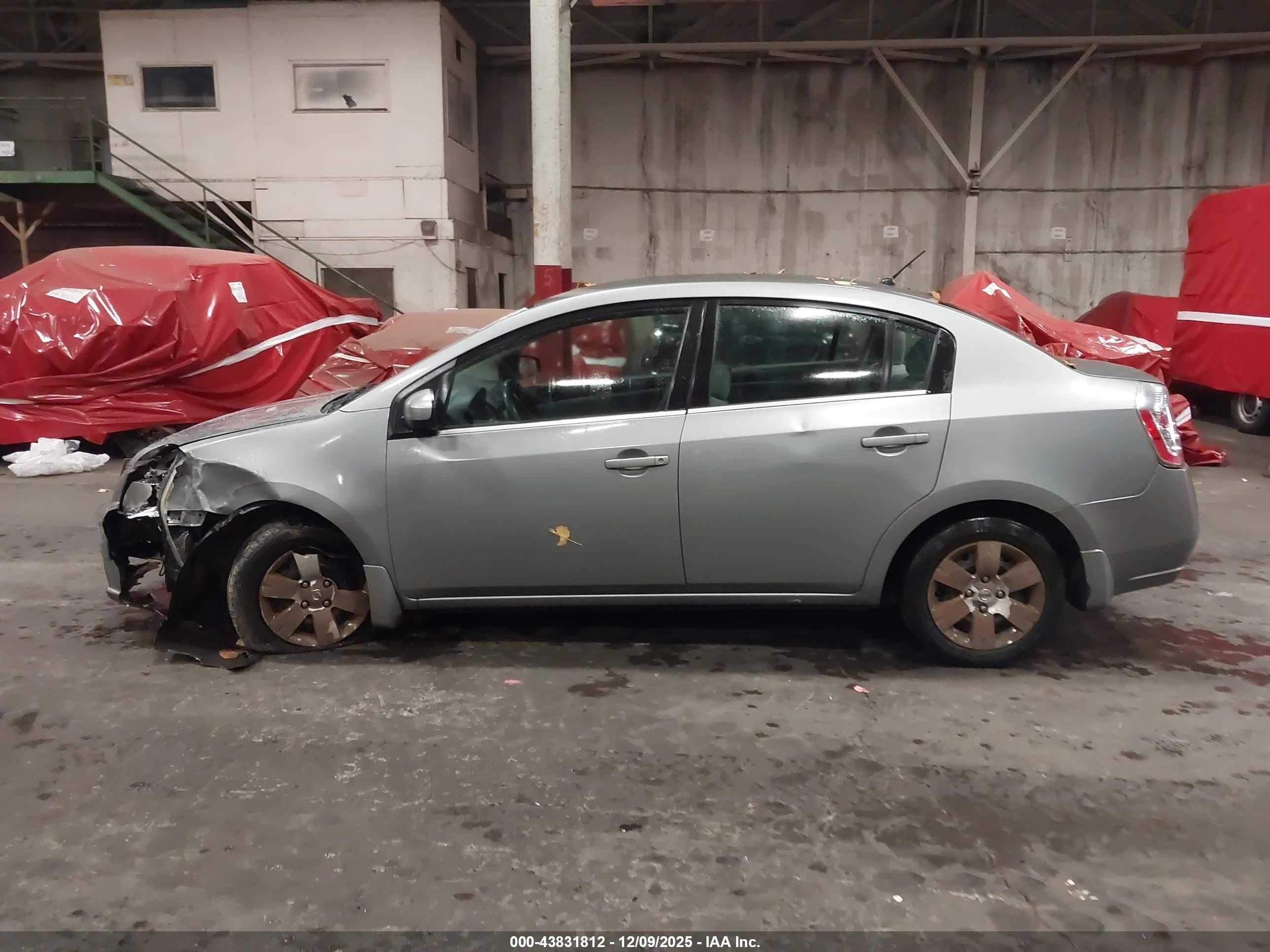 2008 Nissan Sentra 2.0 Серебряный vin: 3N1AB61E28L677161