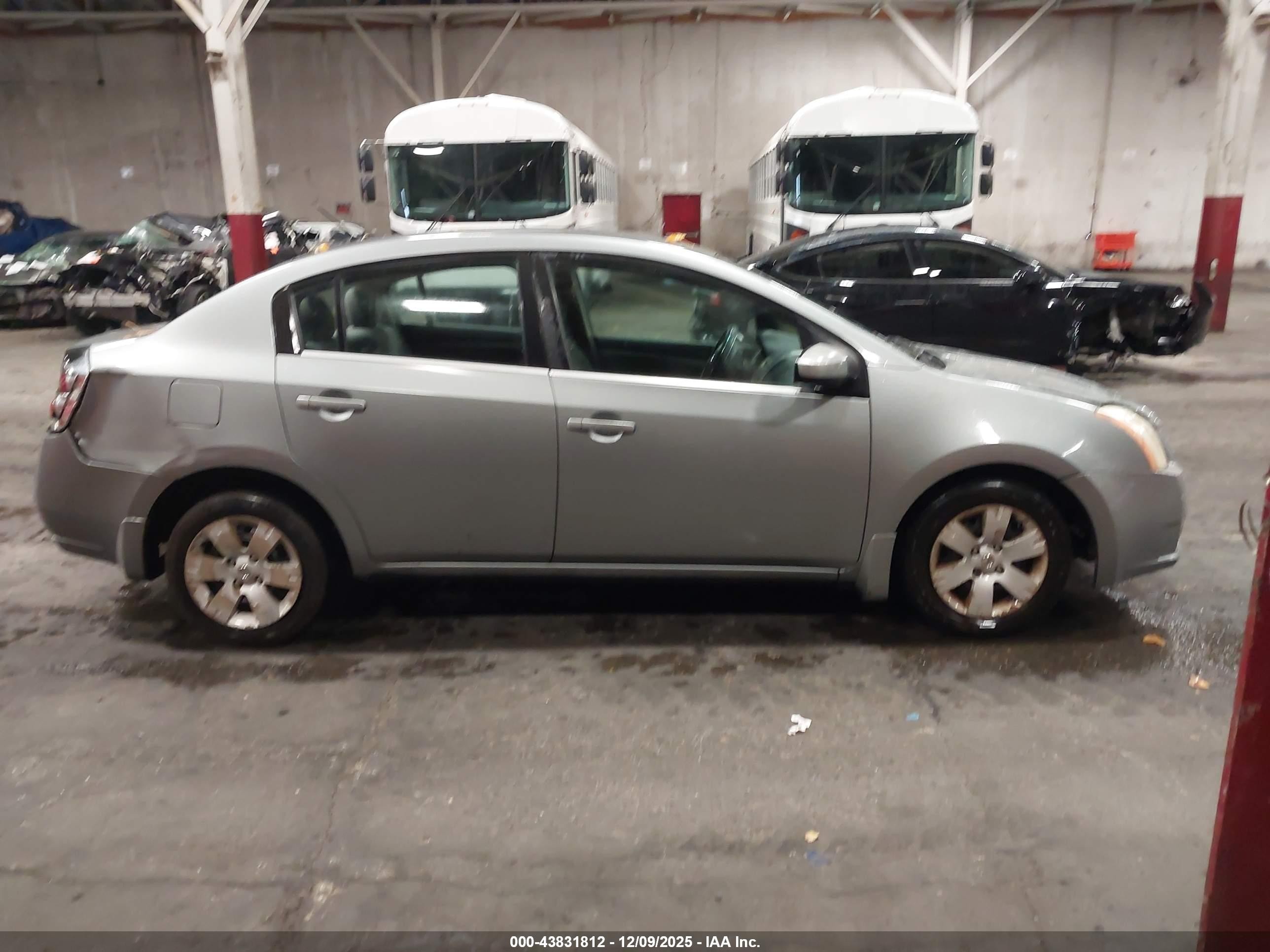 2008 Nissan Sentra 2.0 Серебряный vin: 3N1AB61E28L677161