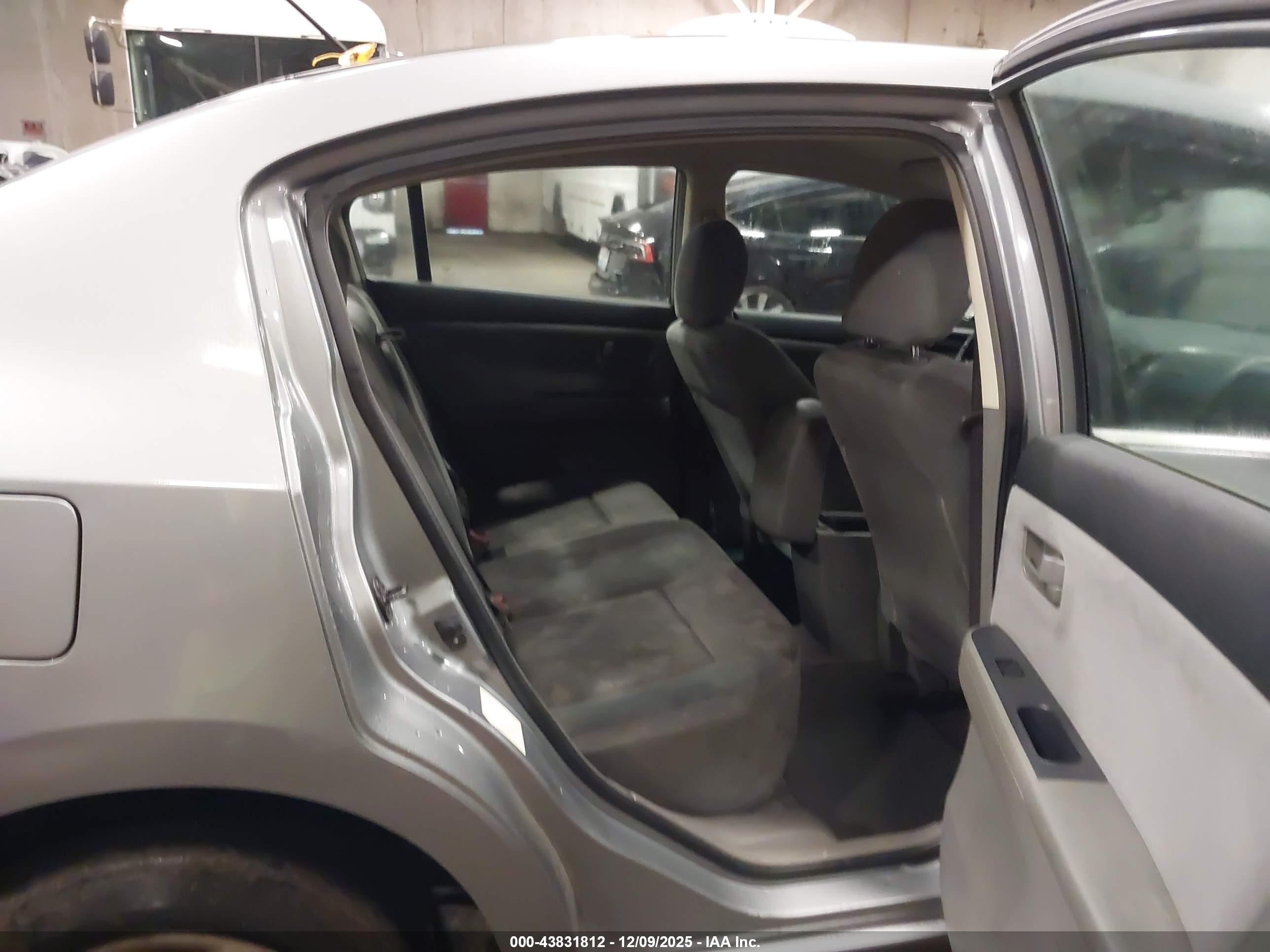 2008 Nissan Sentra 2.0 Серебряный vin: 3N1AB61E28L677161