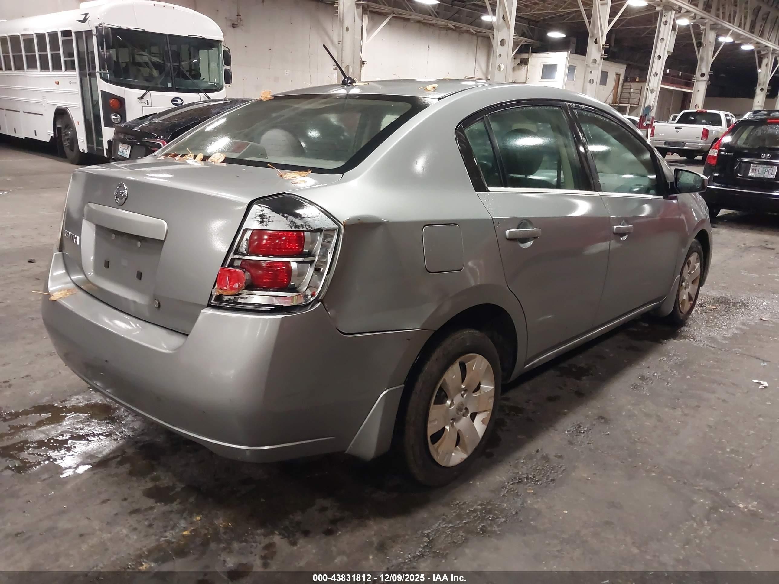 2008 Nissan Sentra 2.0 Серебряный vin: 3N1AB61E28L677161