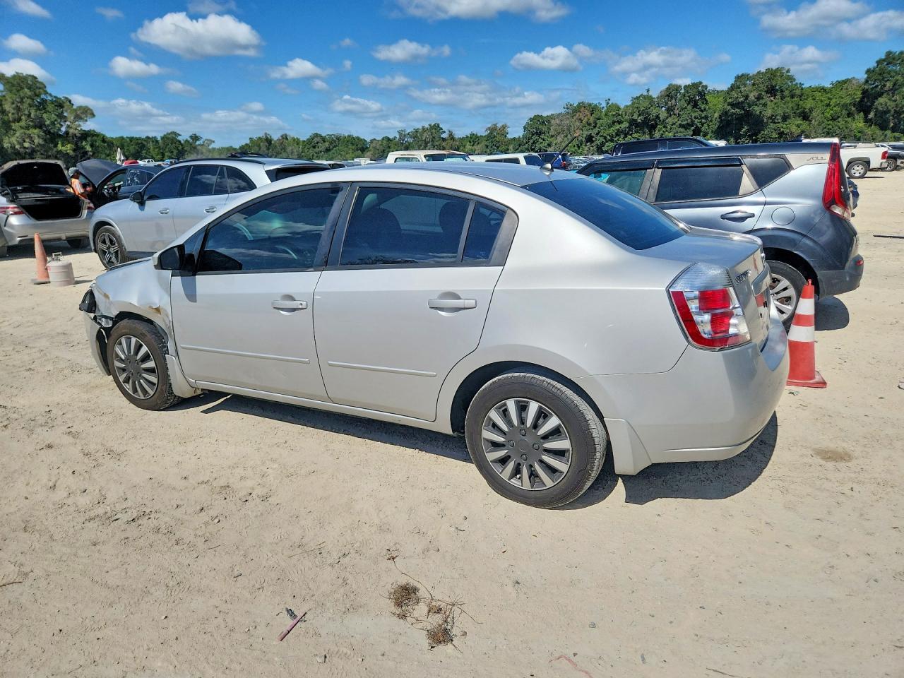 2009 Nissan Sentra 2.0 Серебряный vin: 3N1AB61E29L613865