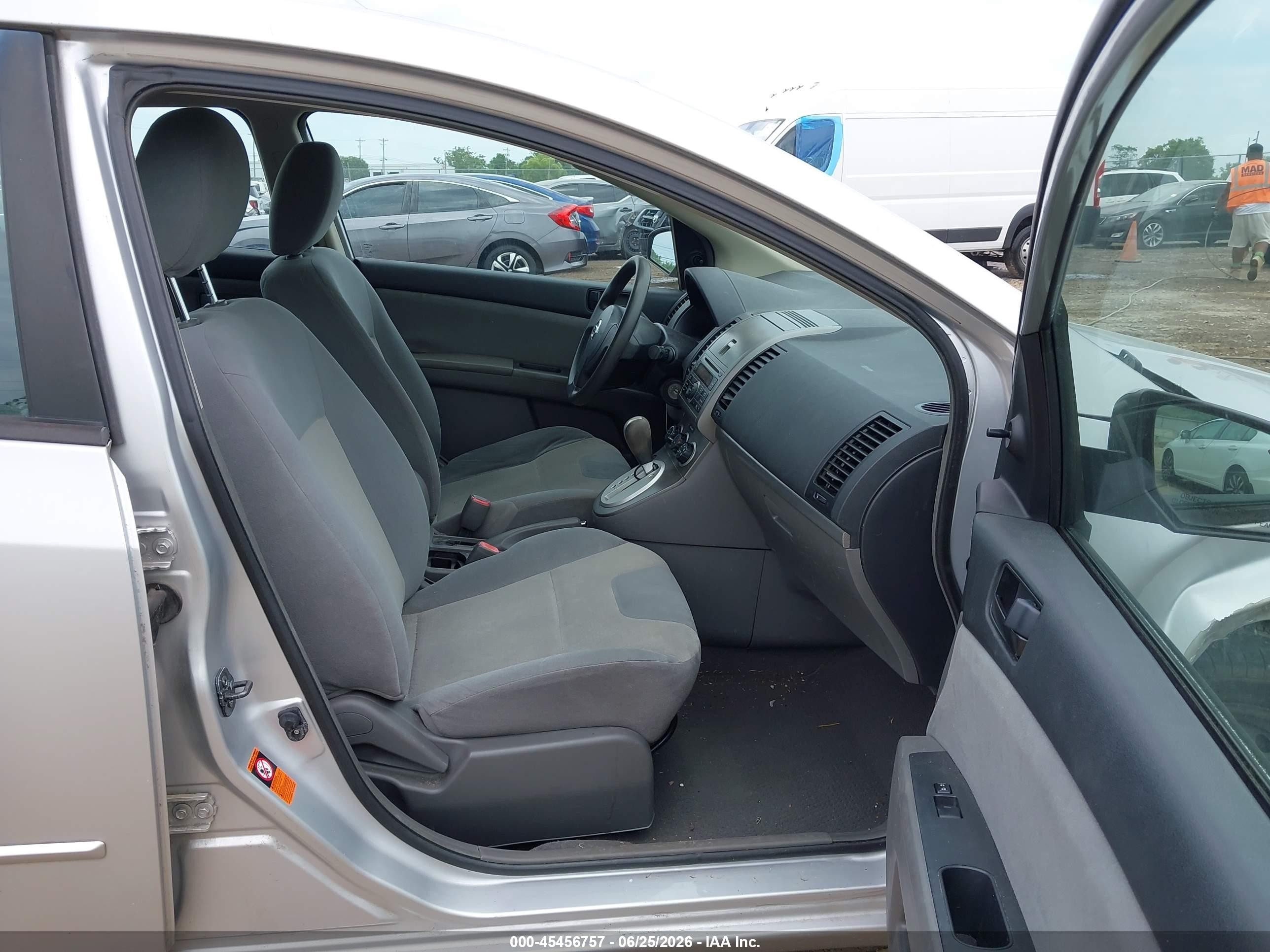 2009 Nissan Sentra 2.0 Silver vin: 3N1AB61E29L683236