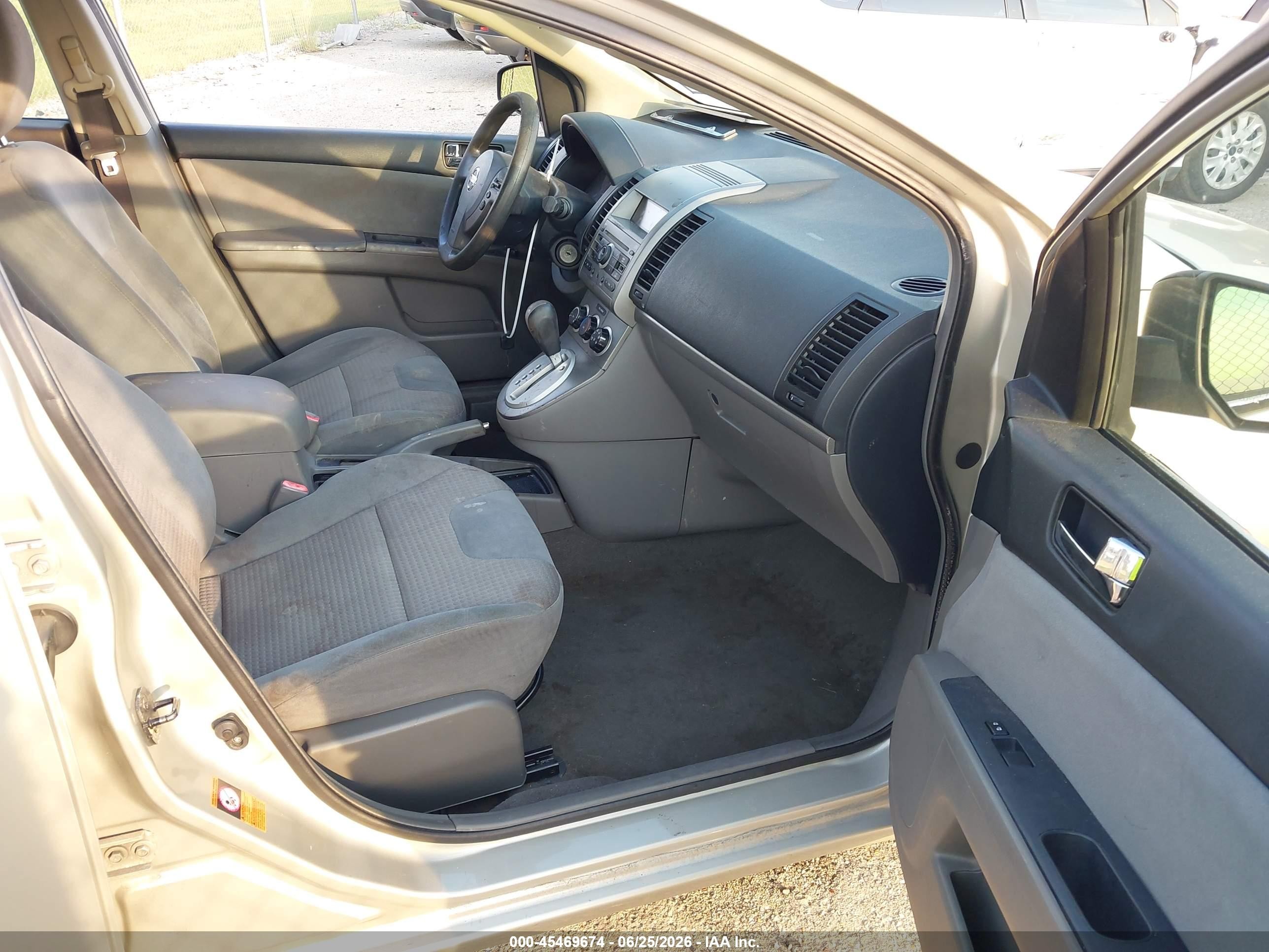 2008 Nissan Sentra 2.0 S Champagne vin: 3N1AB61E38L702553