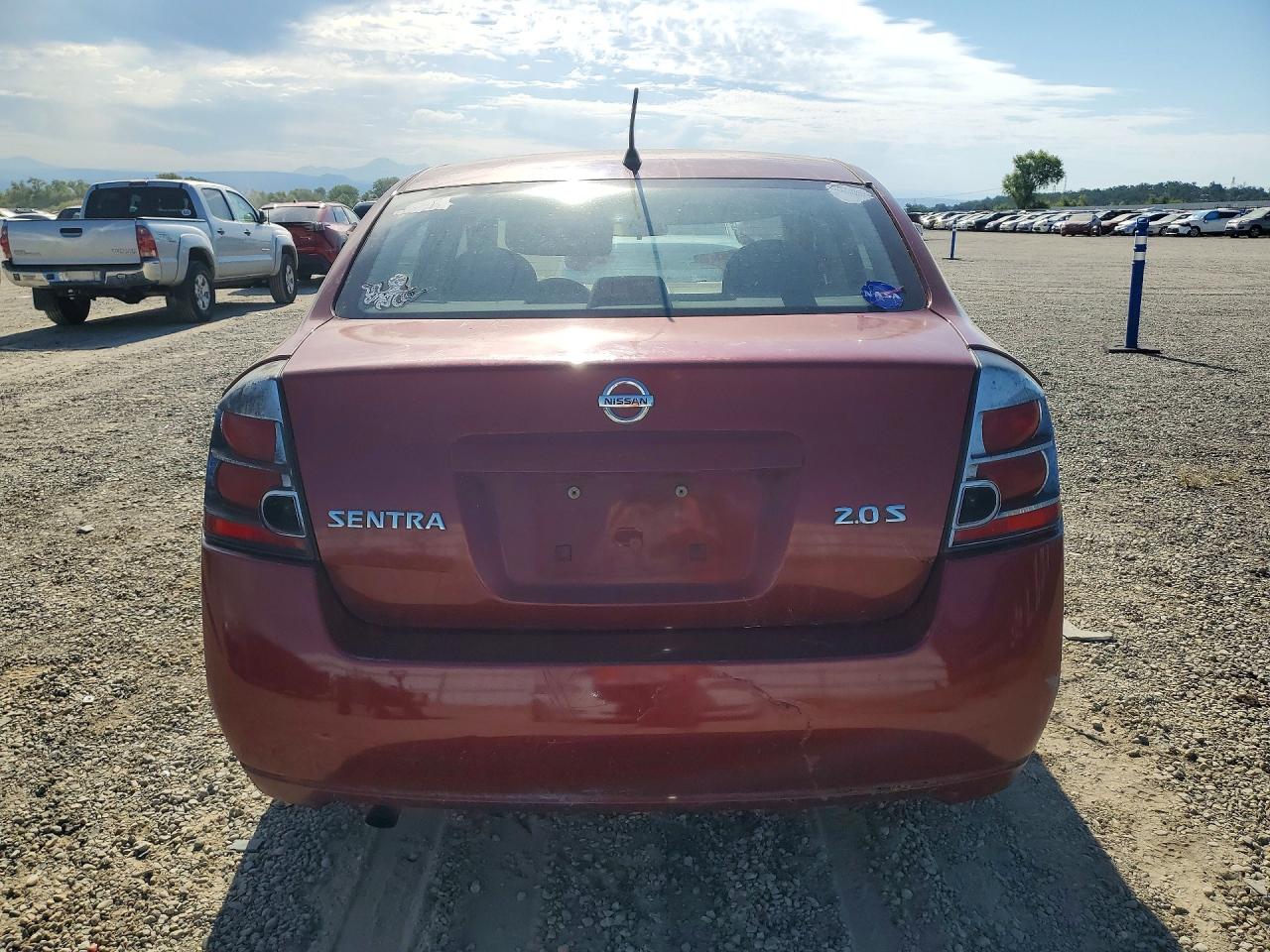 2007 Nissan Sentra 2.0 Red vin: 3N1AB61E47L640983