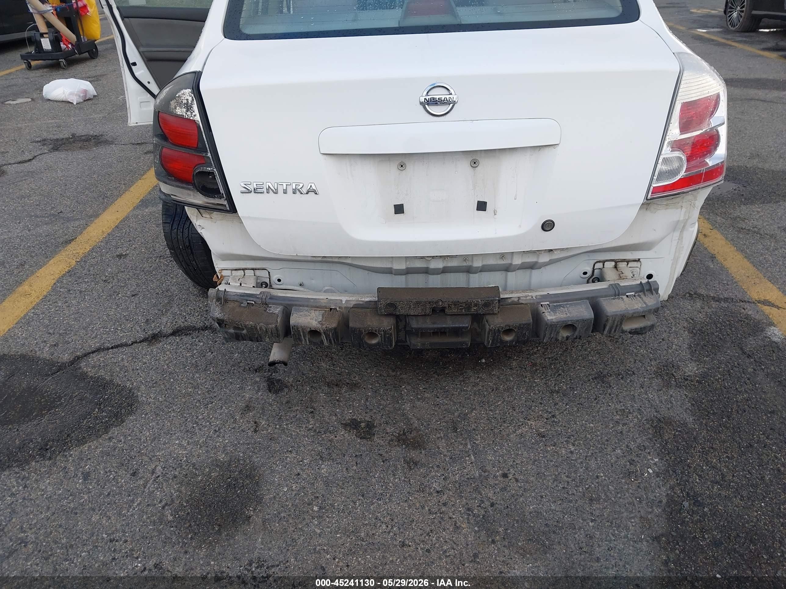 2008 Nissan Sentra 2.0 Белый vin: 3N1AB61E48L743838