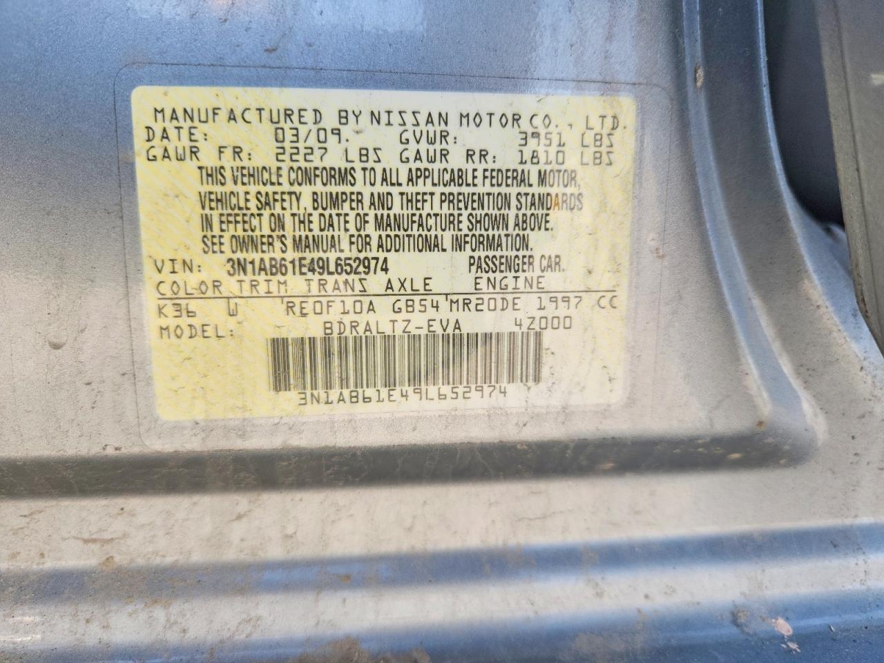 2009 Nissan Sentra Silver vin: 3N1AB61E49L652974