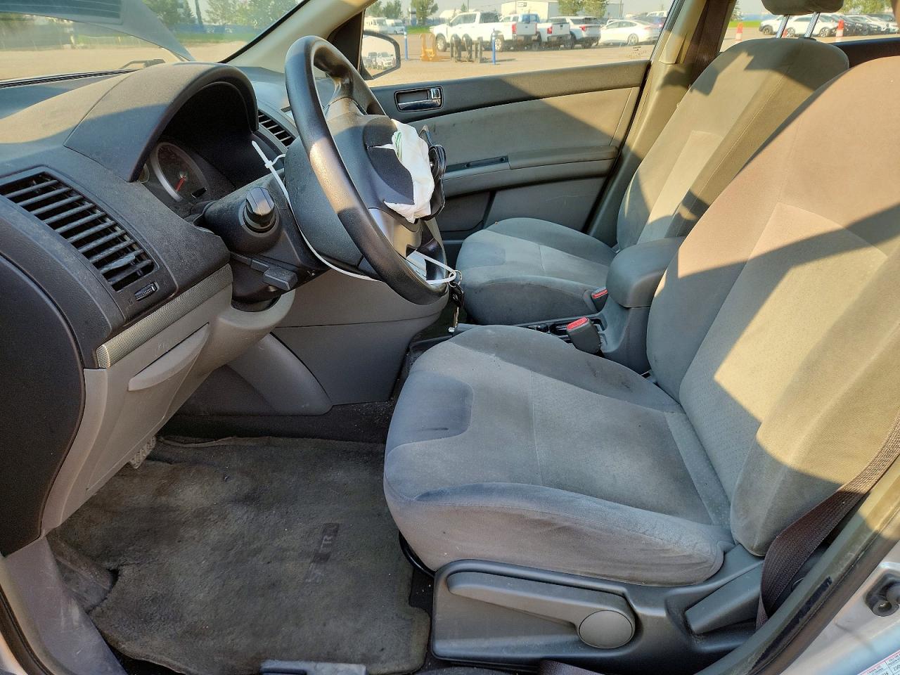 2009 Niss Sentra 2.0 Gray vin: 3N1AB61E49L675431