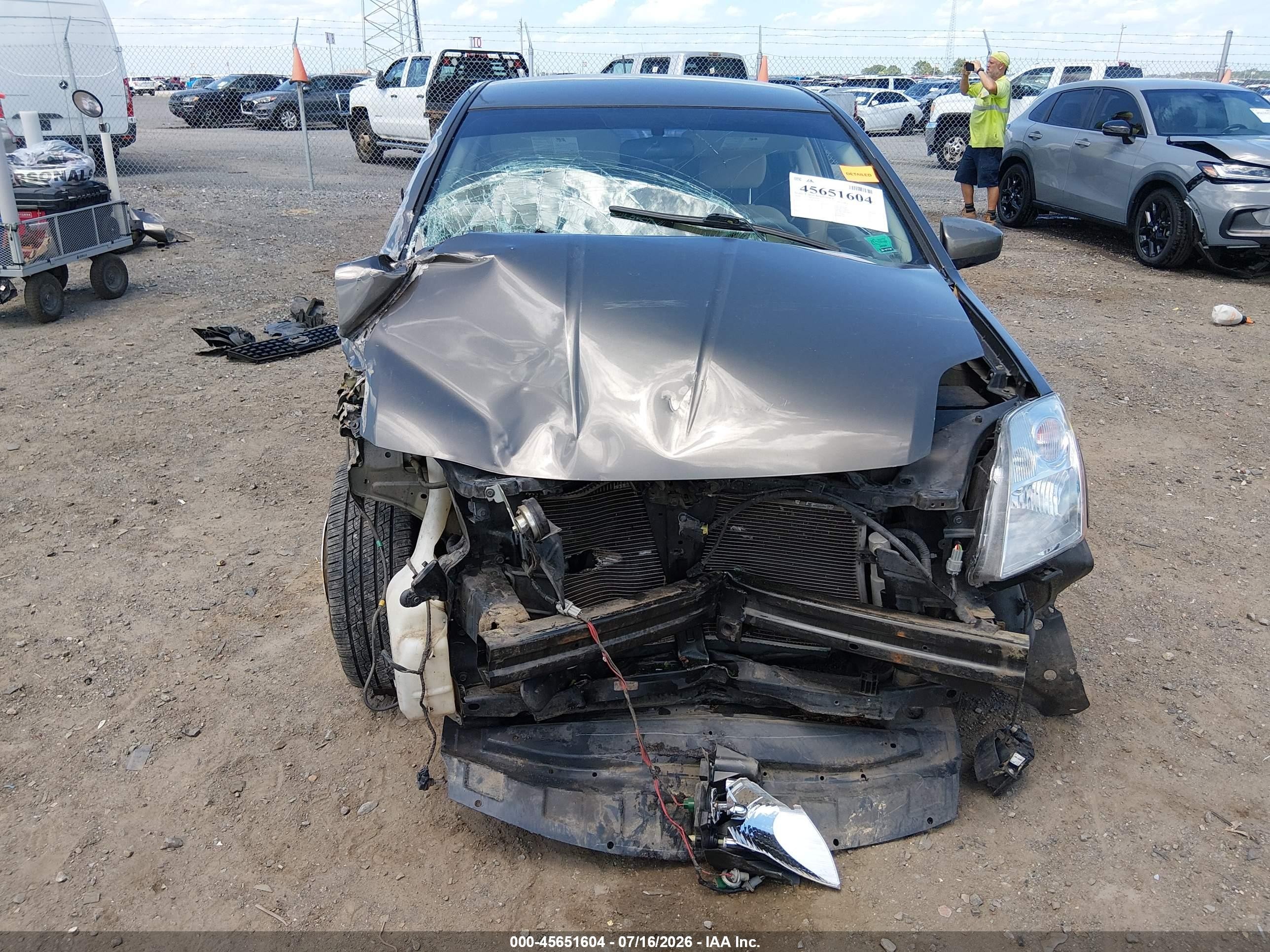 2008 Nissan Sentra 2.0 S Brown vin: 3N1AB61E58L761667