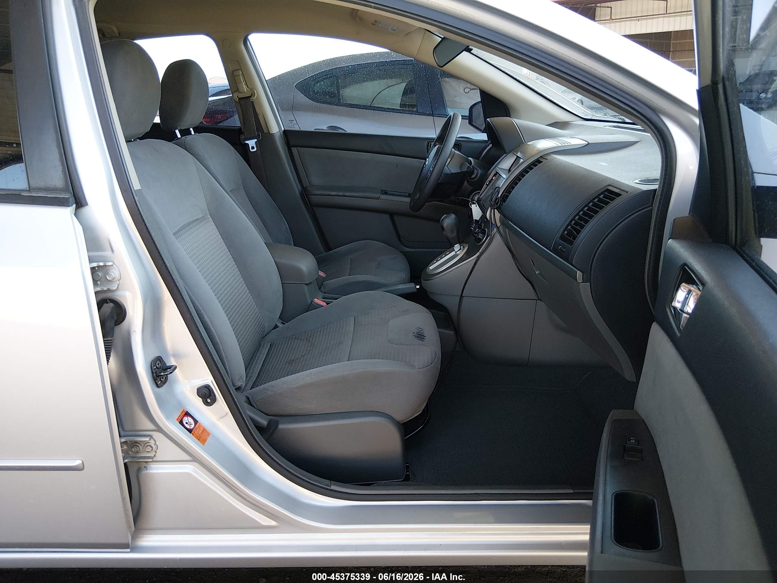 2008 Nissan Sentra 2.0s Серебряный vin: 3N1AB61E68L755604