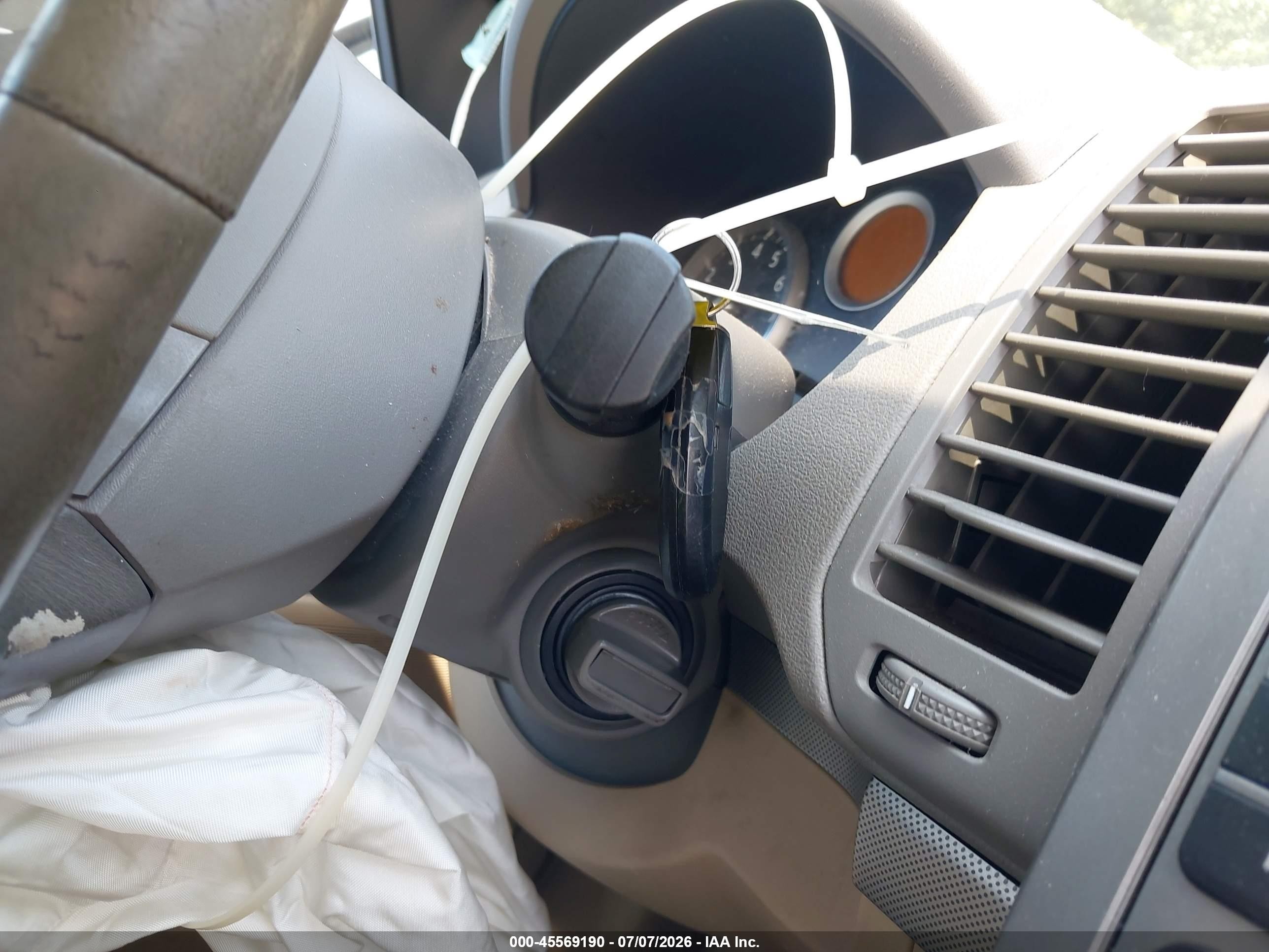 2007 Nissan Sentra 2.0s Серебряный vin: 3N1AB61E87L660816