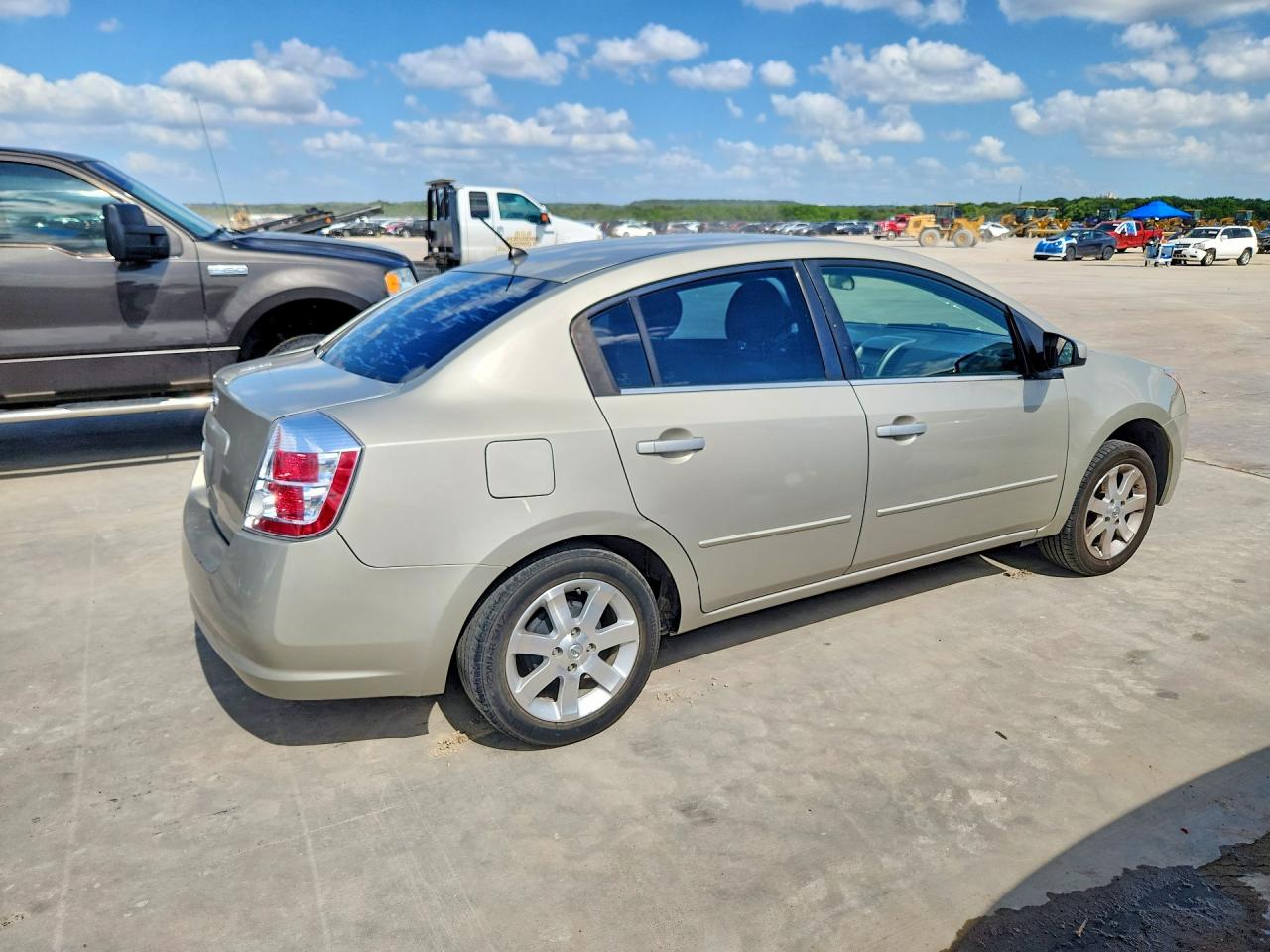 2008 Nissan Sentra 2.0 Tan vin: 3N1AB61E88L644827