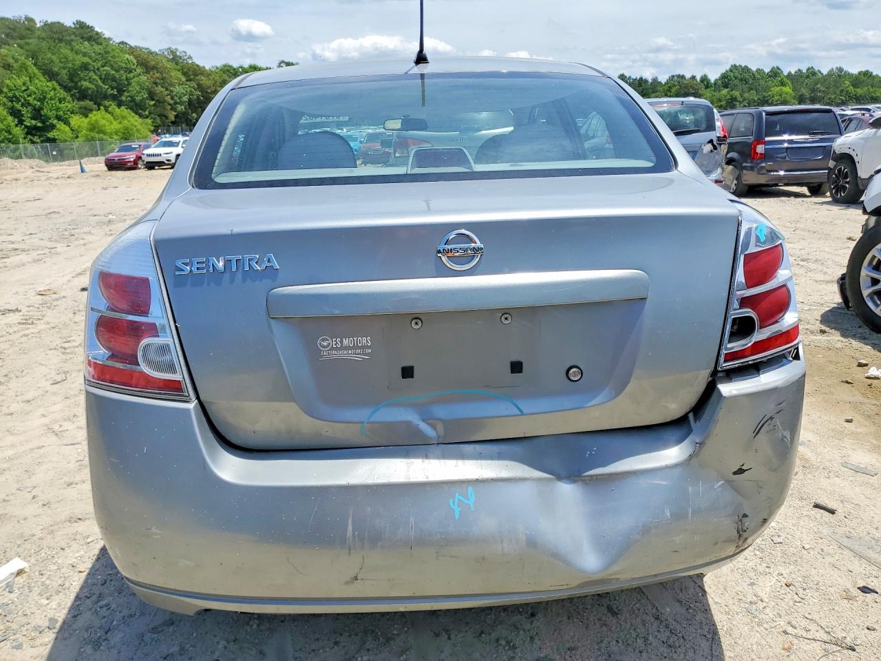 2009 Nissan Sentra 2.0 Серебряный vin: 3N1AB61E89L655781