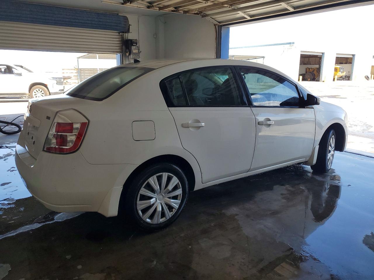 2009 Nissan Sentra 2.0 White vin: 3N1AB61E99L647236