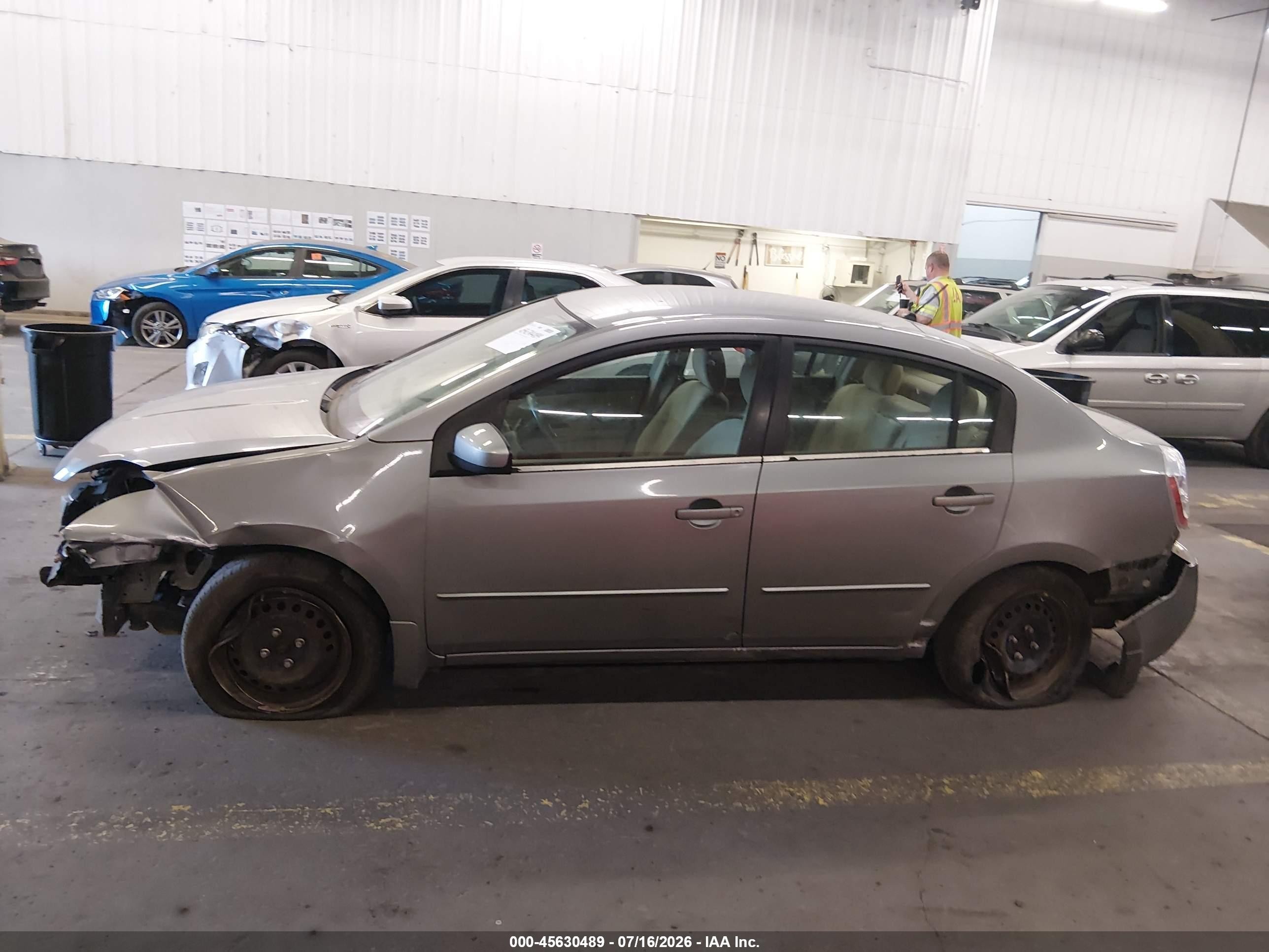2008 Nissan Sentra 2.0 S Серебряный vin: 3N1AB61EX8L756948