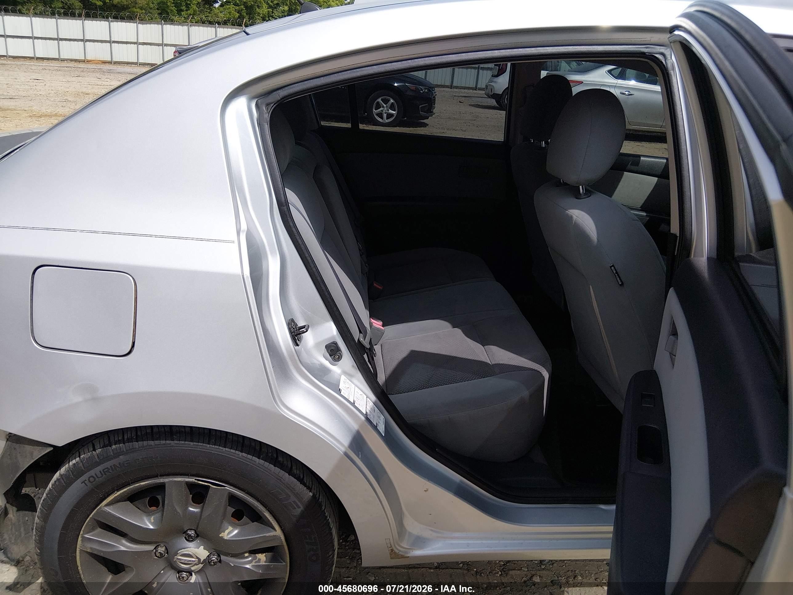 2010 Nissan Sentra 2.0 Silver vin: 3N1AB6AP0AL623011