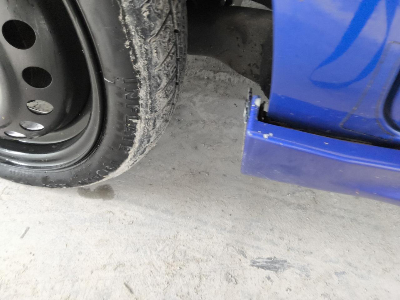 2010 Nissan Sentra 2.0 Blue vin: 3N1AB6AP0AL710049 Damage: Right Rocker Panel, Chipped, 2