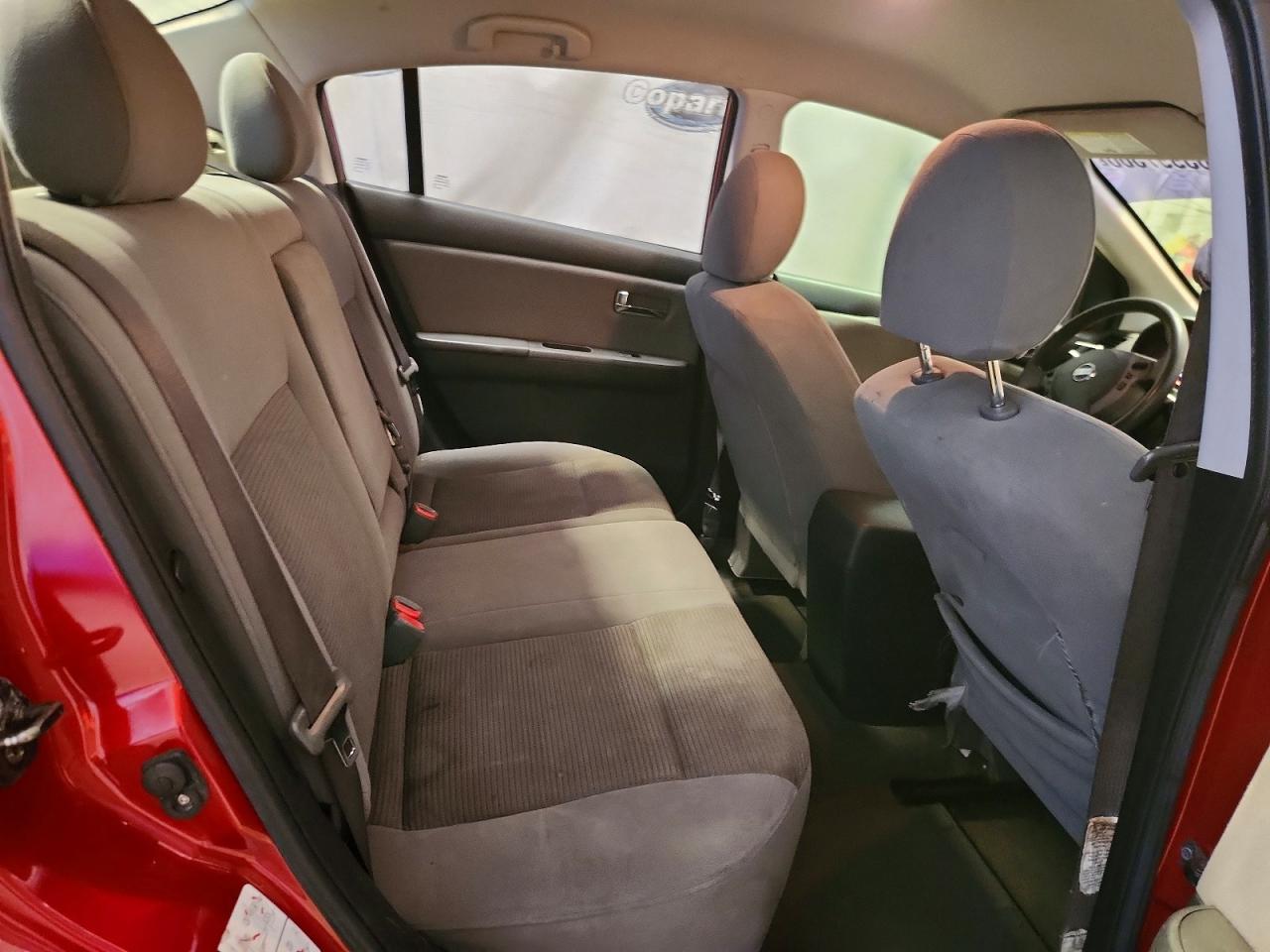2011 Nissan Sentra 2.0 Red vin: 3N1AB6AP0BL624676