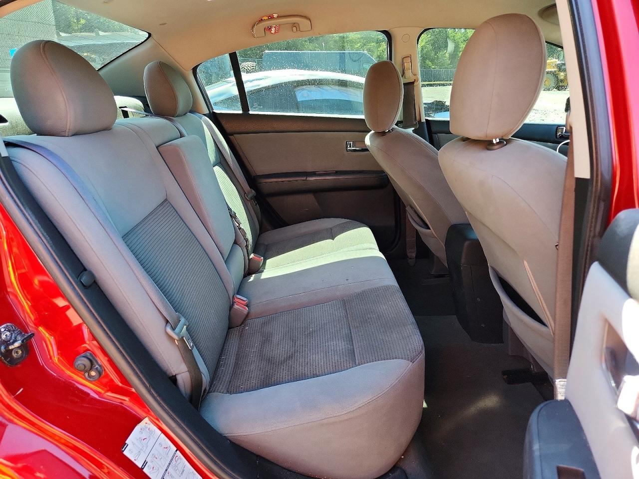 2011 Nissan Sentra 2.0 Red vin: 3N1AB6AP0BL637458