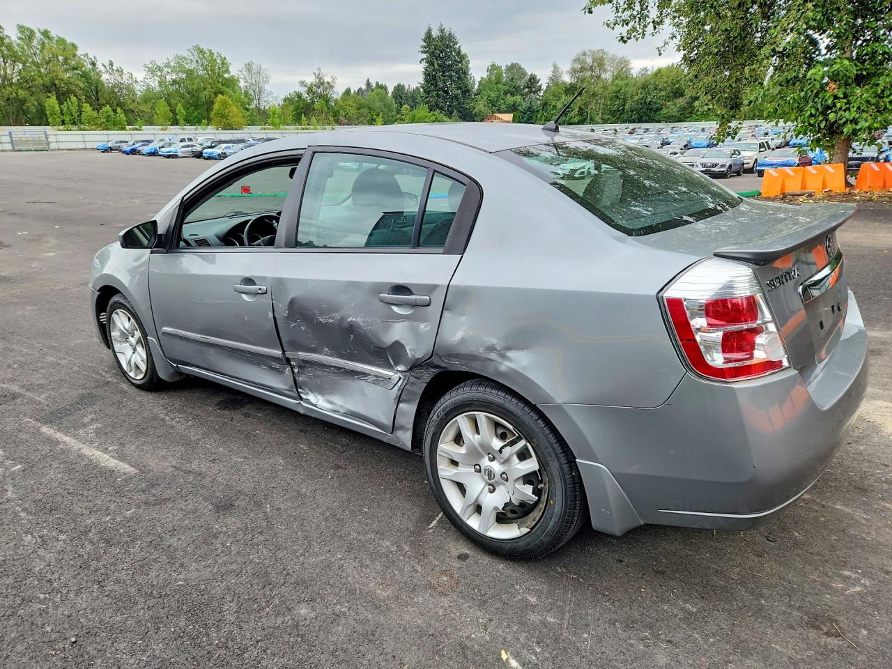 2011 Nissan Sentra 2.0 Серебряный vin: 3N1AB6AP0BL638741