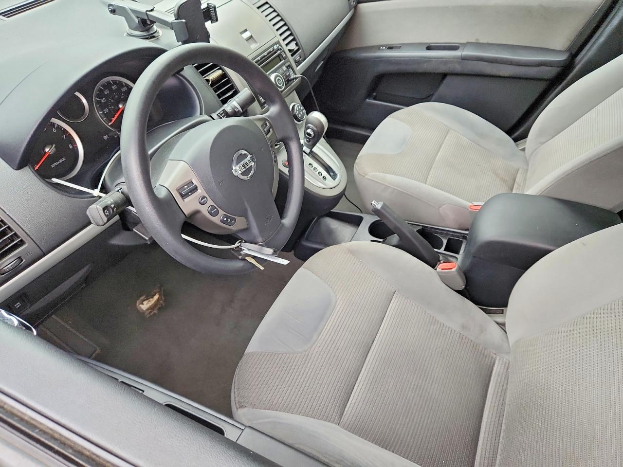 2011 Nissan Sentra 2.0 Серебряный vin: 3N1AB6AP0BL638741